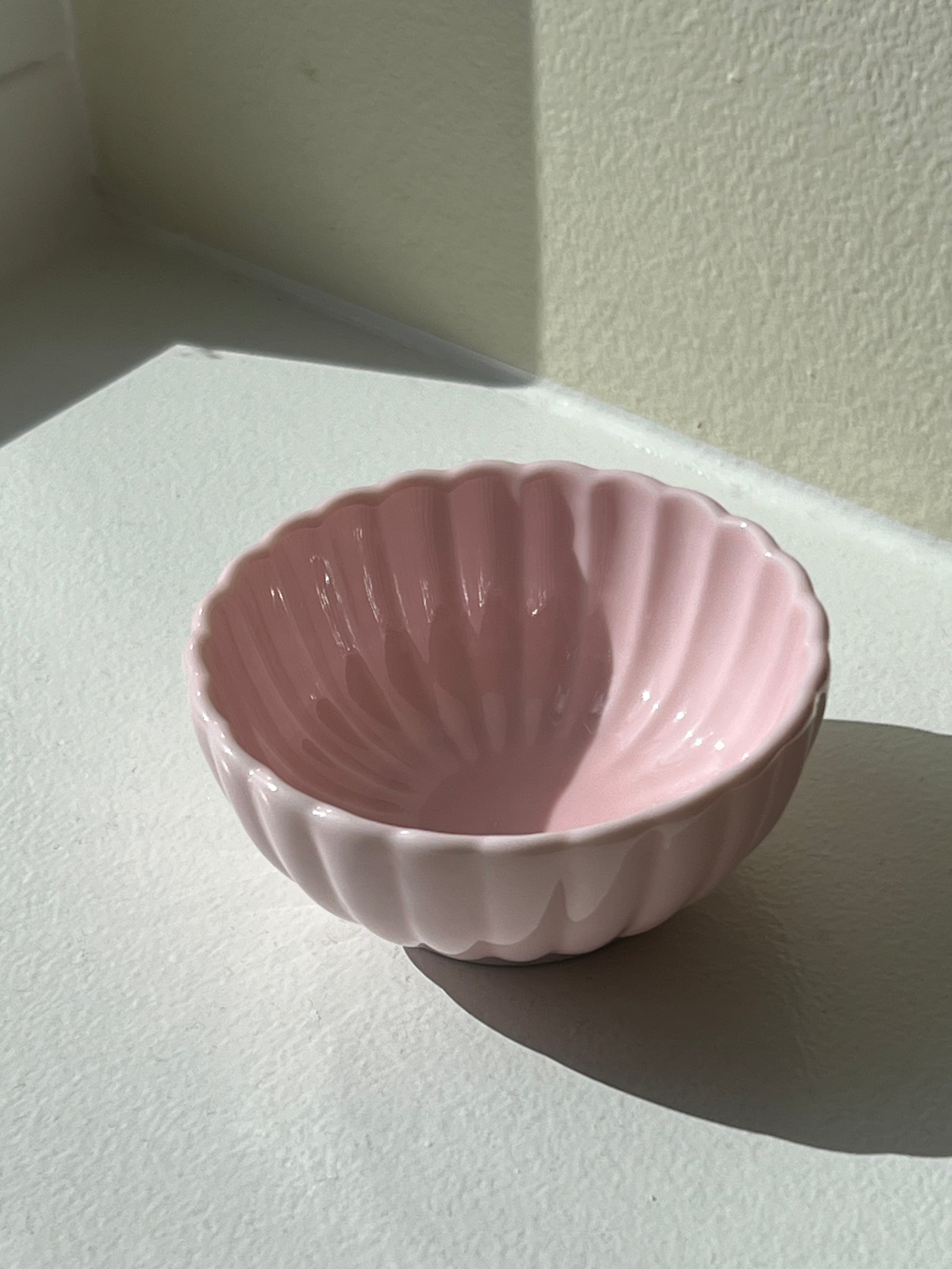 Japansk blomsterskål i keramik | Lys Pink Studio Hafnia