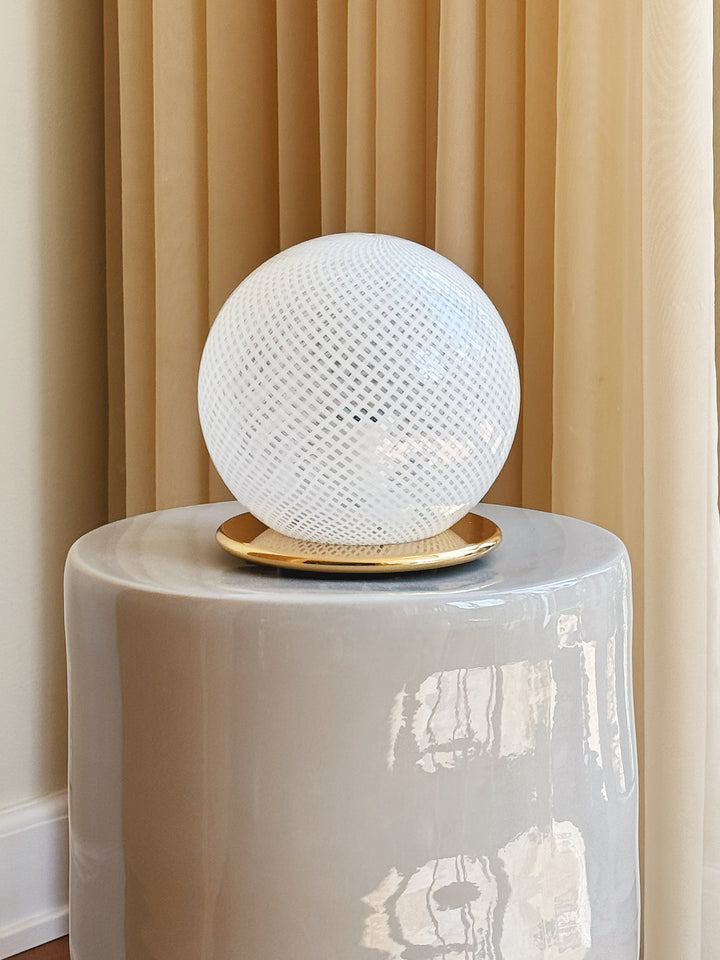 Vintage Murano Bordlampe i Reticello-Glas med Messingfod | Ø20 cm Studio Hafnia