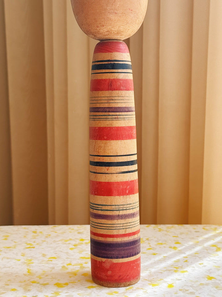 Vintage Kokeshi Dukke Nr. 205 fra Japan – Håndlavet | H30 cm Studio Hafnia