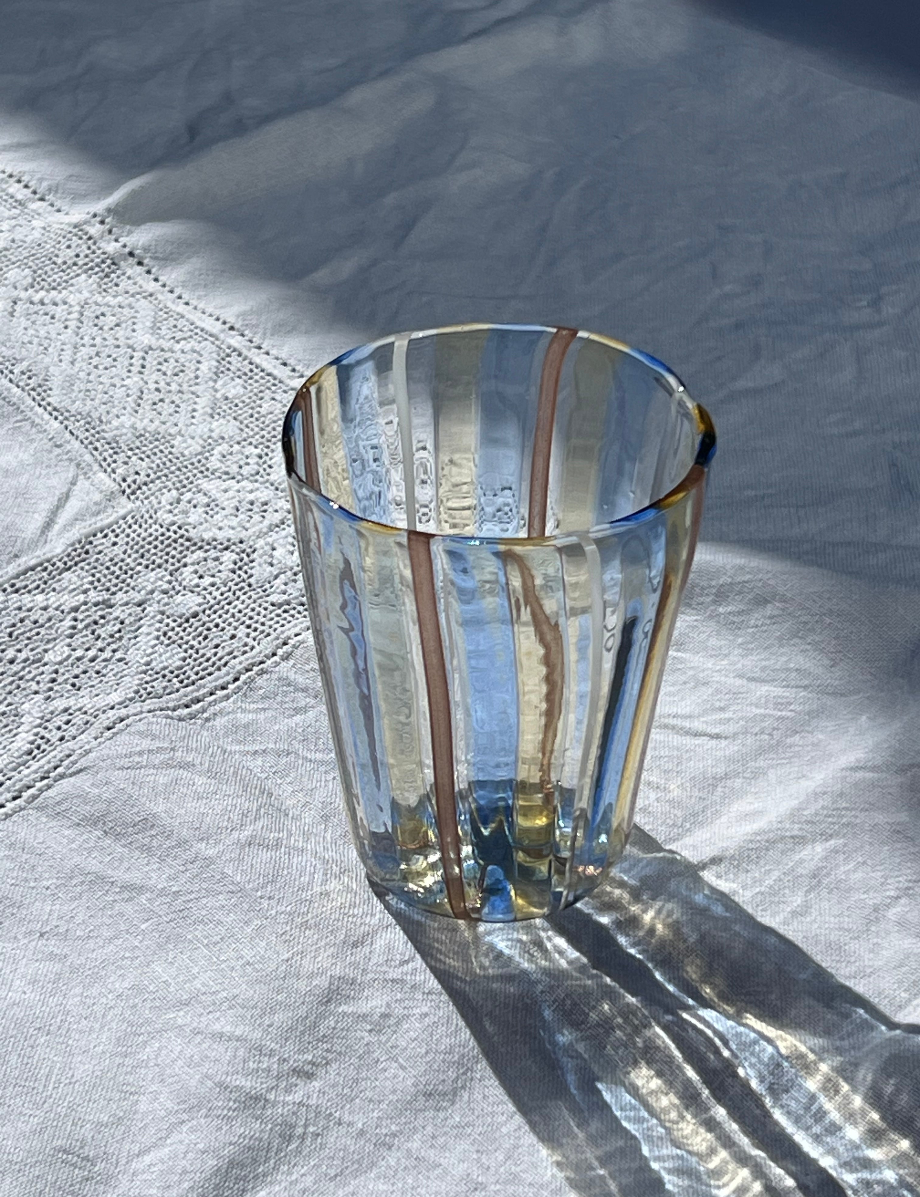 Håndblæst Murano Glas med Blå, Gule, Hvide og Brune Striber Murano