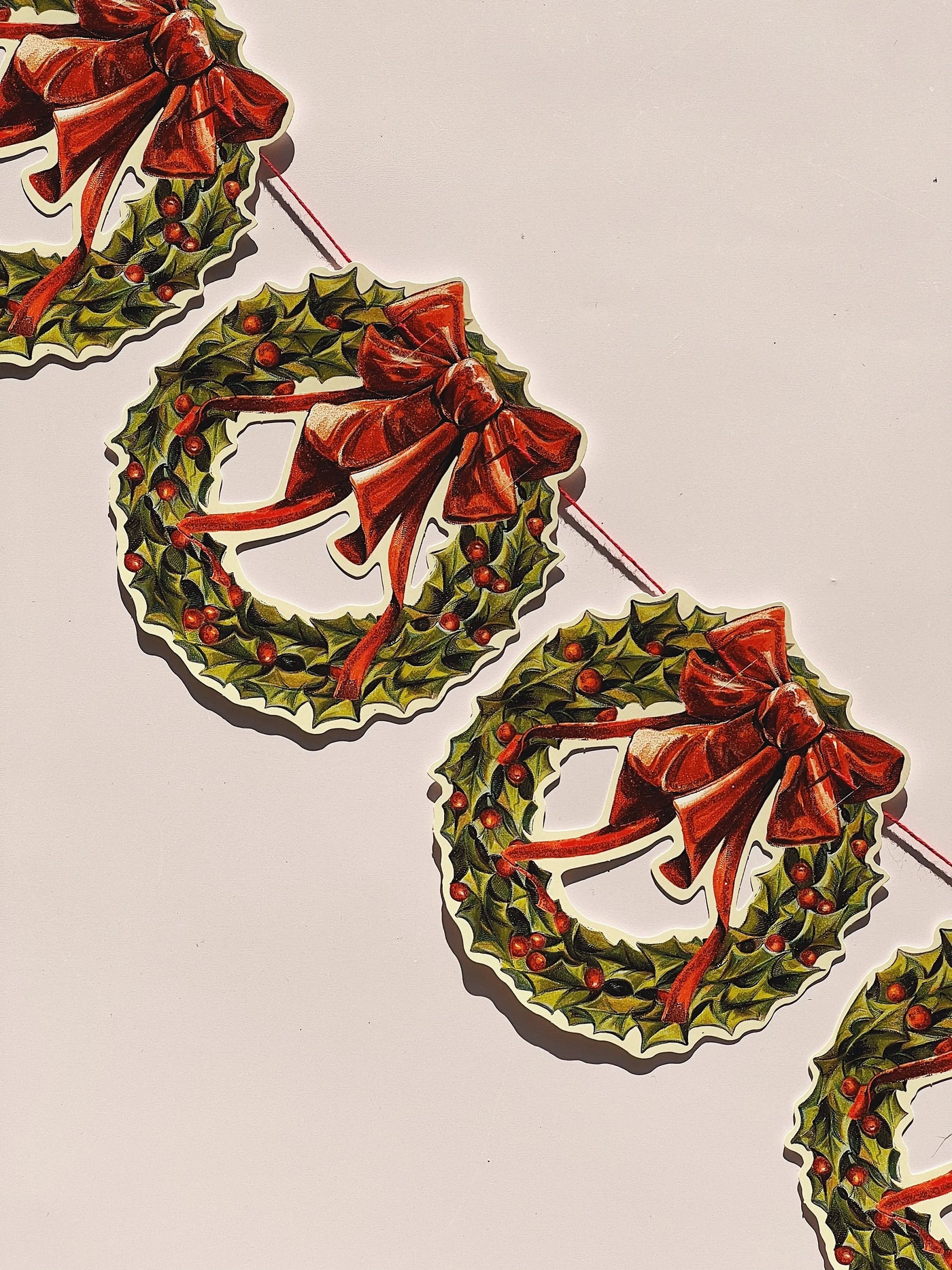 Guirlande med julekranse i karton Studio Hafnia