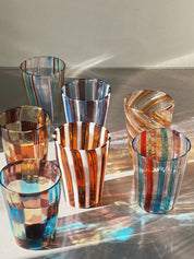 Håndblæst Murano Glas i Gio Ponti Stil med Saltkaramel og Hvide Striber Studio Hafnia