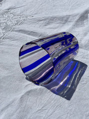 Håndblæst Murano Glas i Pio Ponti Stil med Blå, Hvide og Ametyst Striber Studio Hafnia