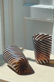 Håndblæst Murano Glas med Brun/Hvidt Swirlmønster
