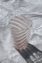 Håndblæst Murano Glas med Lys Pink/Hvidt Swirlmønster Studio Hafnia