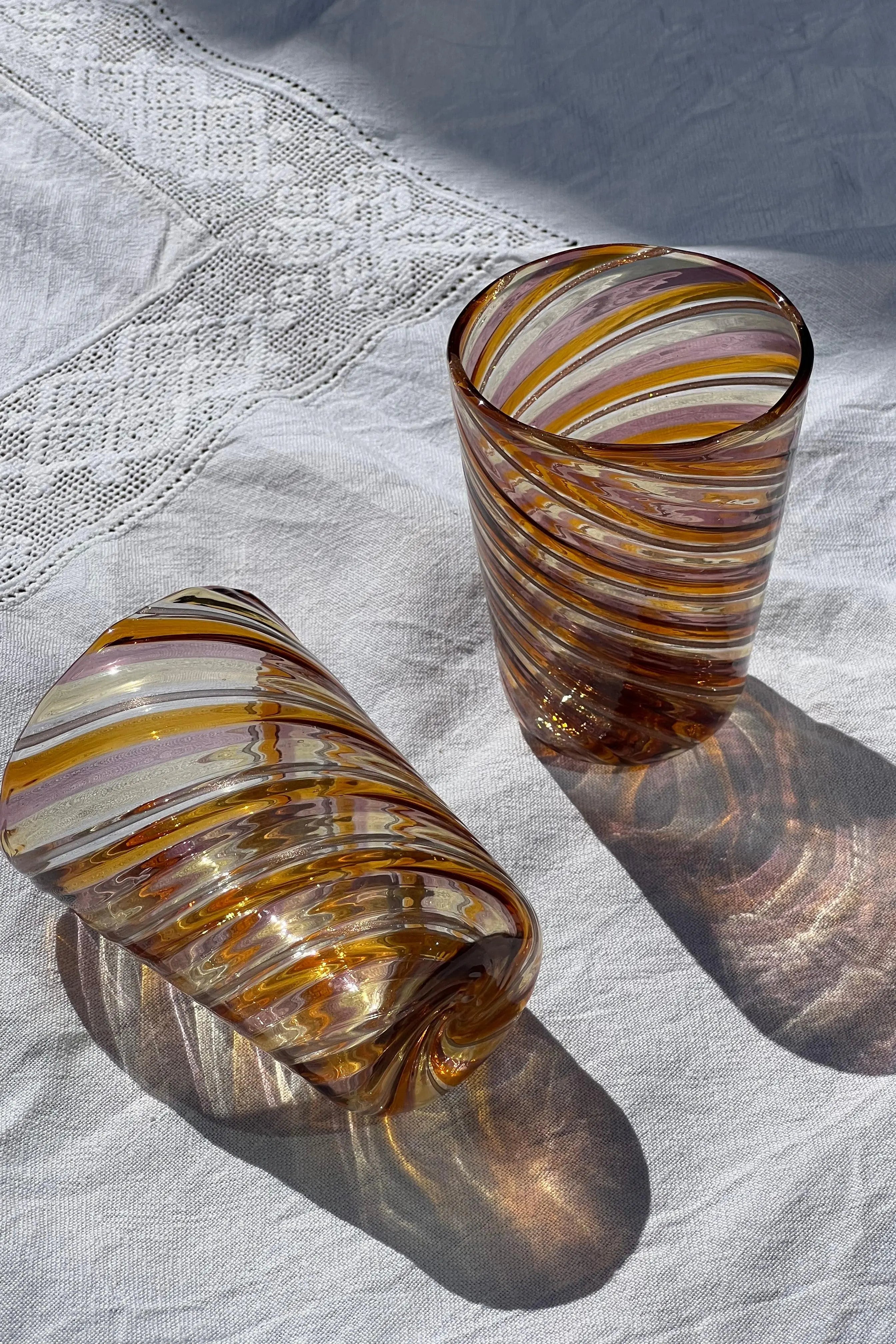 Håndblæst Murano Glas med Swirlmønster Studio Hafnia