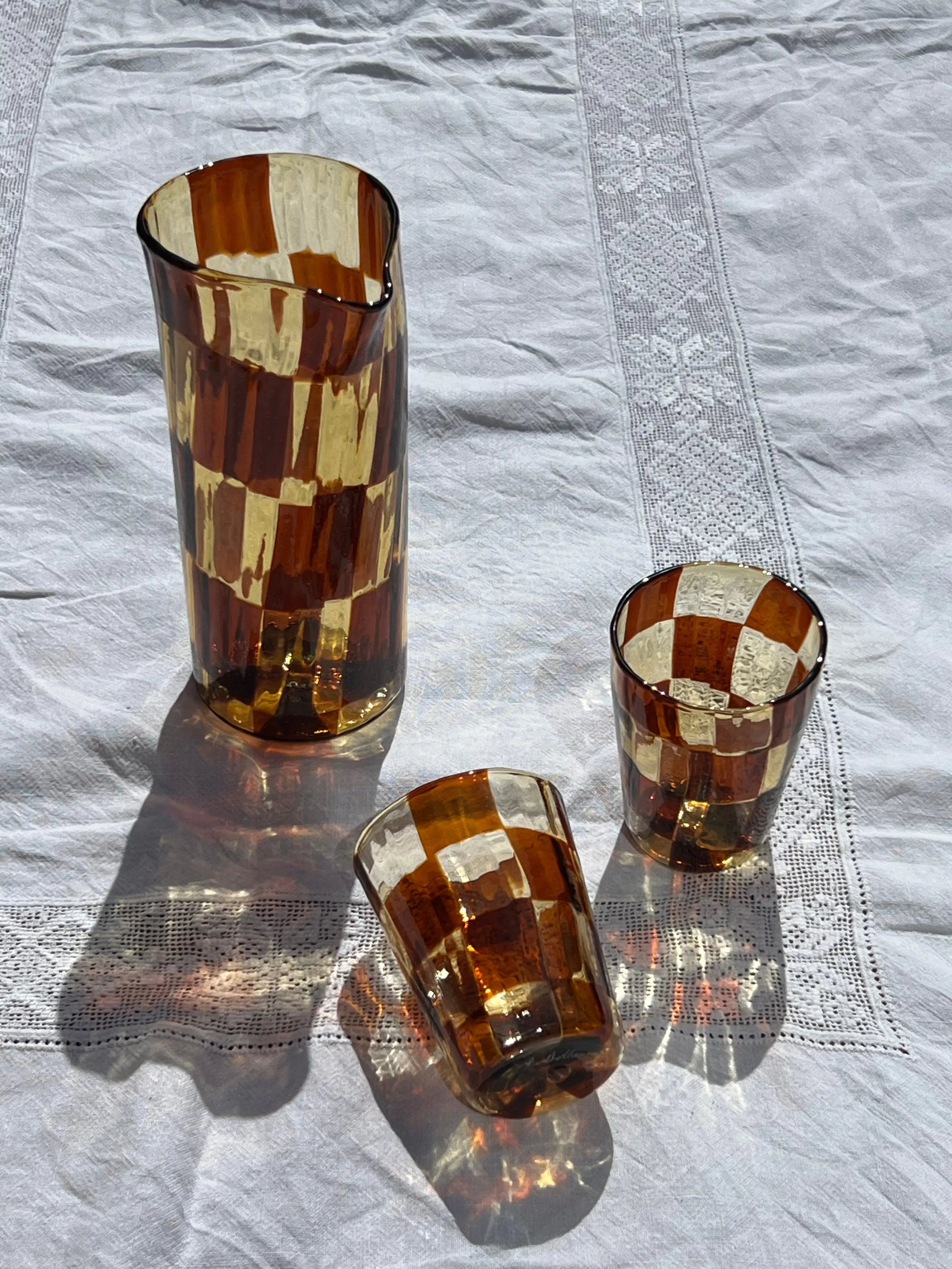 Håndblæst Murano Karaffel i Glas med Skaktern i Lysebrun/karamel og Mørkebrun Studio Hafnia