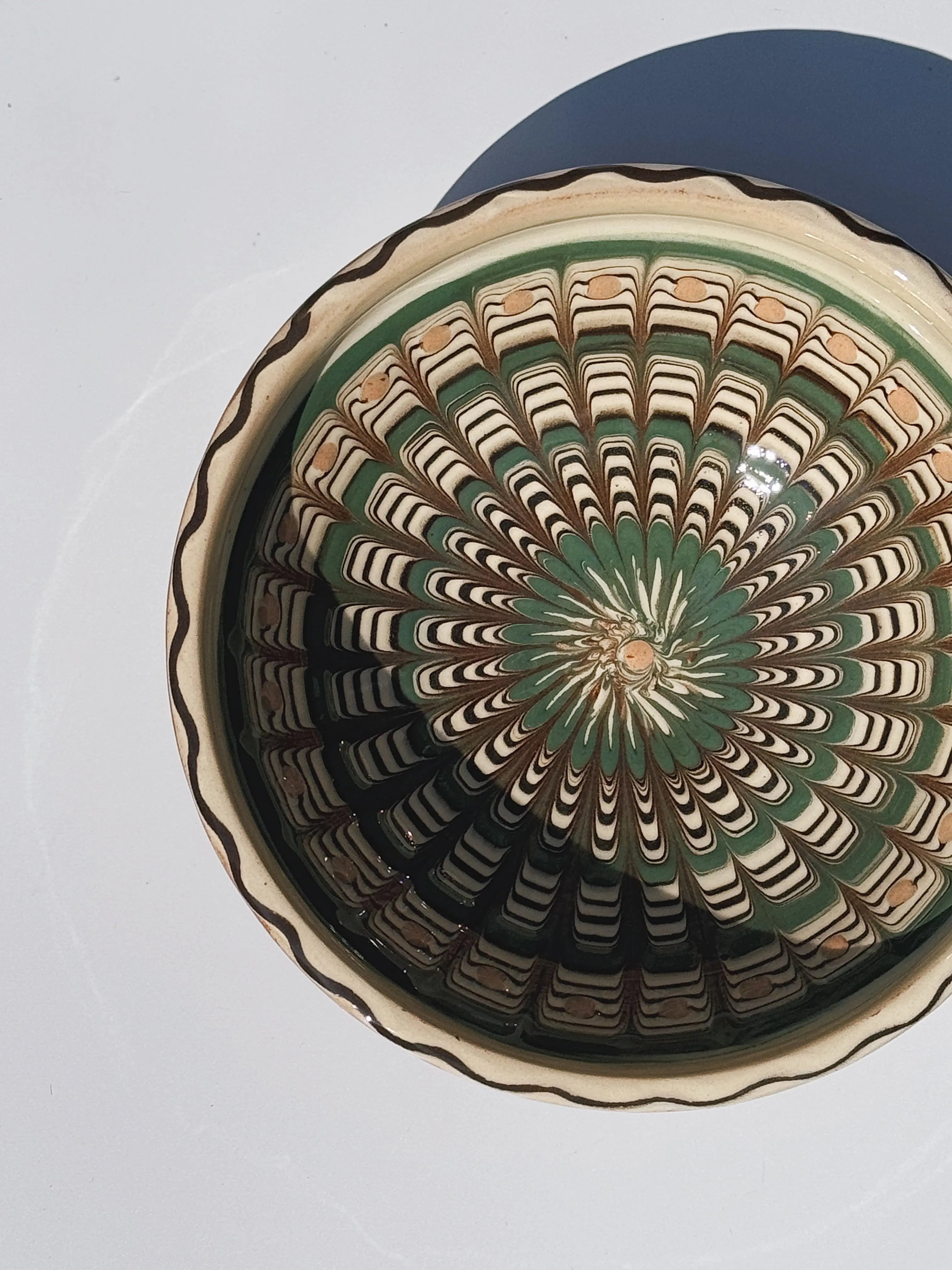 Håndlavet Horezu Skål | No. 08 | Ø 25 cm Studio Hafnia