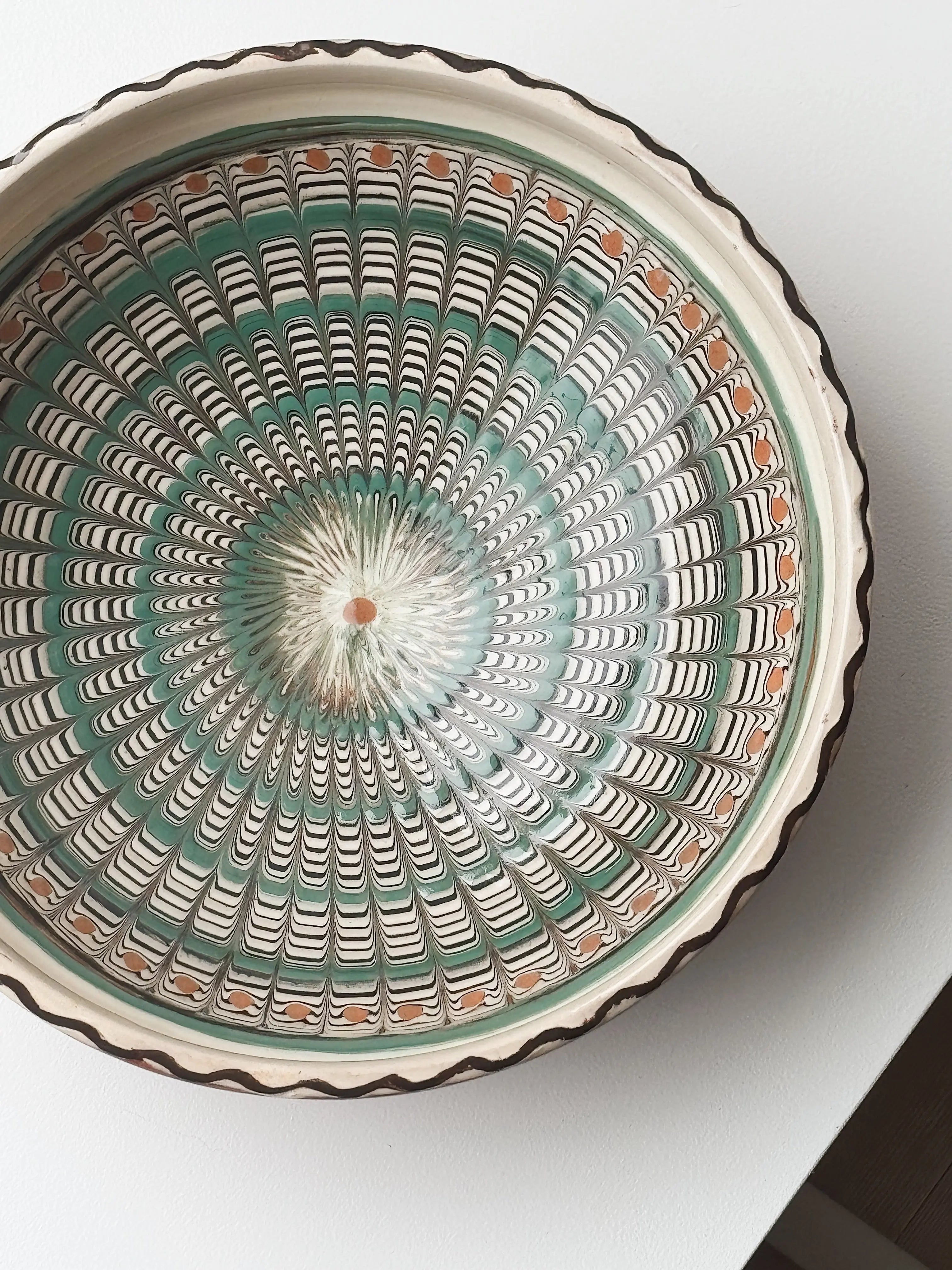 Håndlavet Horezu Skål | No. 08 | Ø 25 cm Studio Hafnia