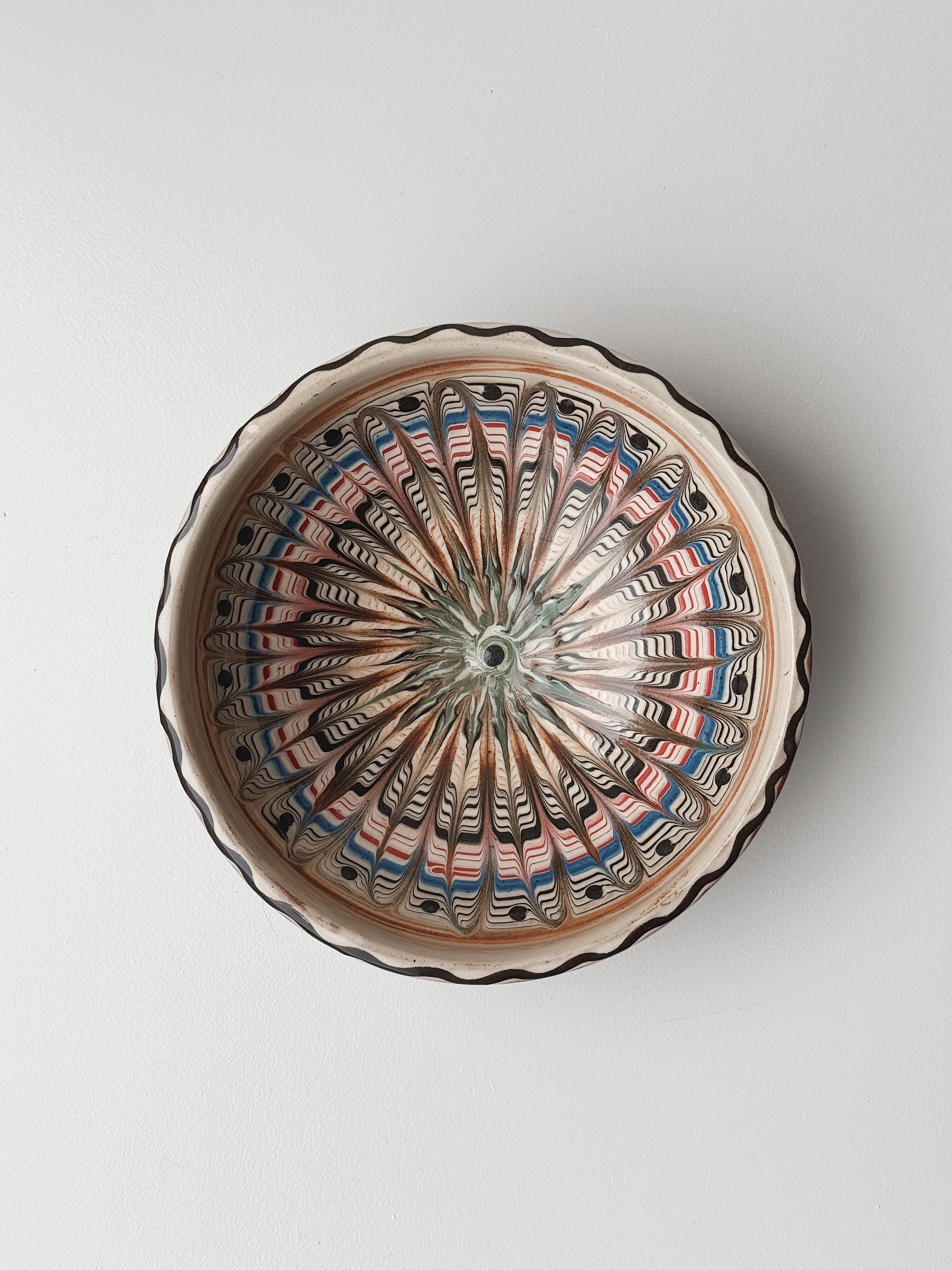 Håndlavet Horezu Skål | No. 10 | Ø 17 cm Studio Hafnia