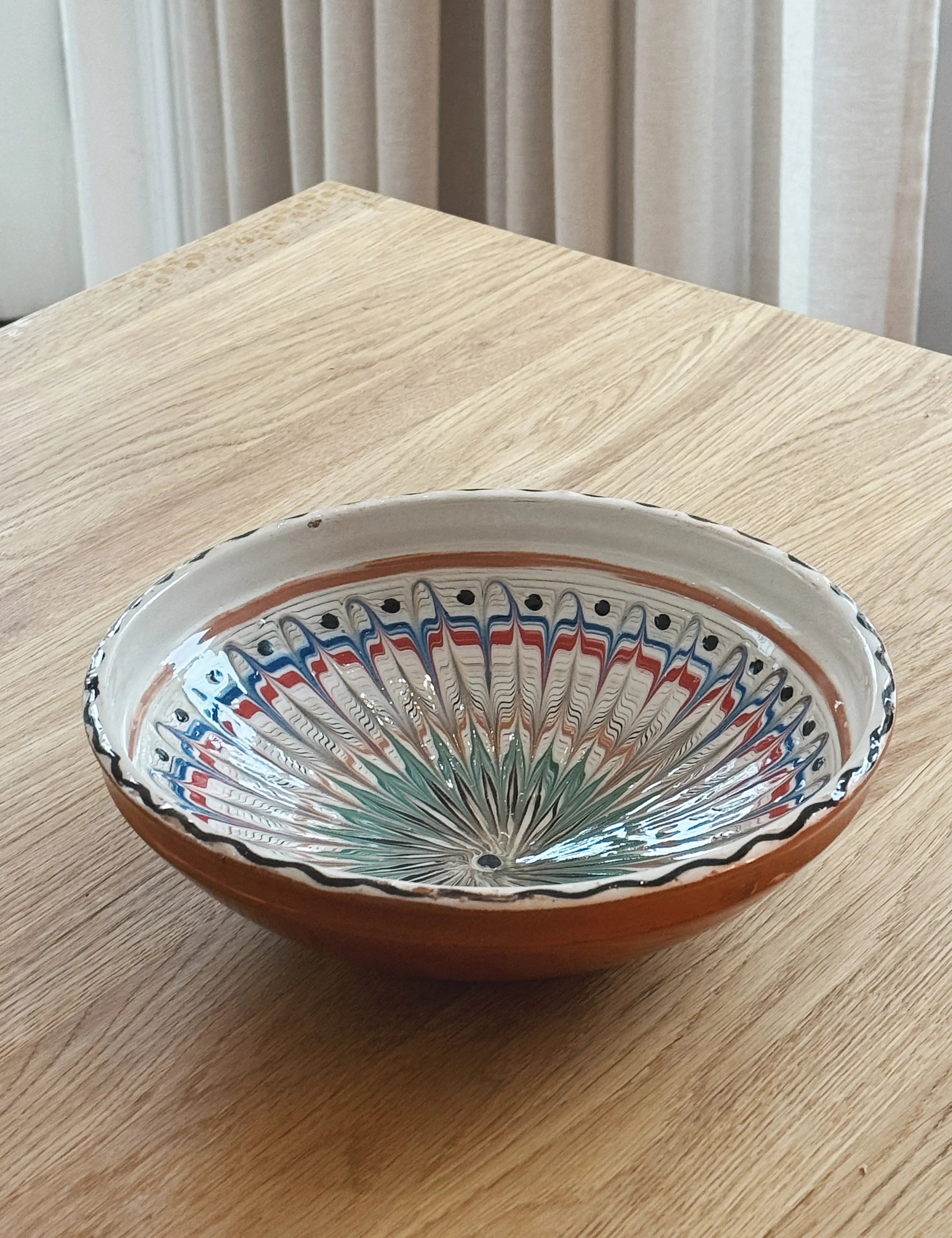 Håndlavet Horezu Skål | No. 10 | Ø 25 cm Studio Hafnia