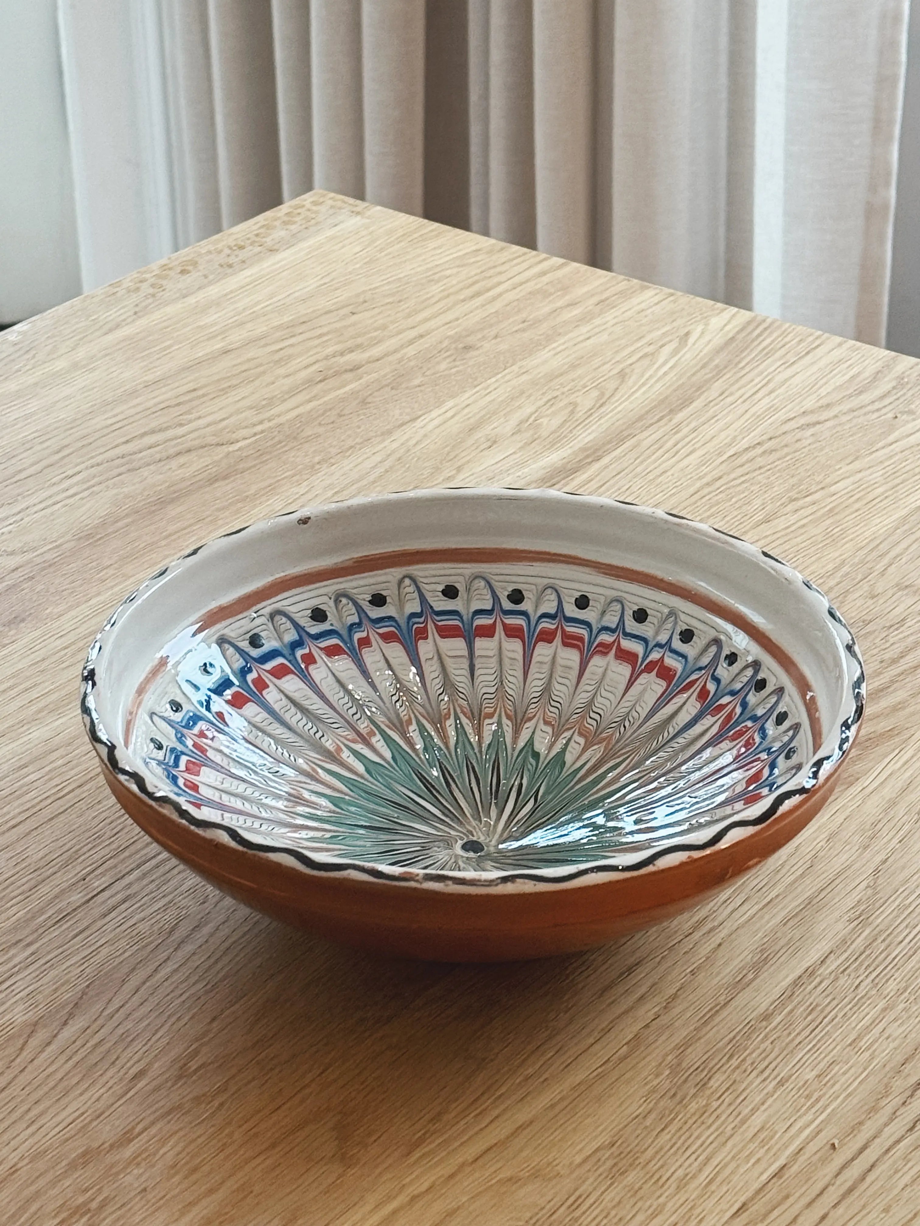 Håndlavet Horezu Skål | No. 10 | Ø 25 cm Studio Hafnia