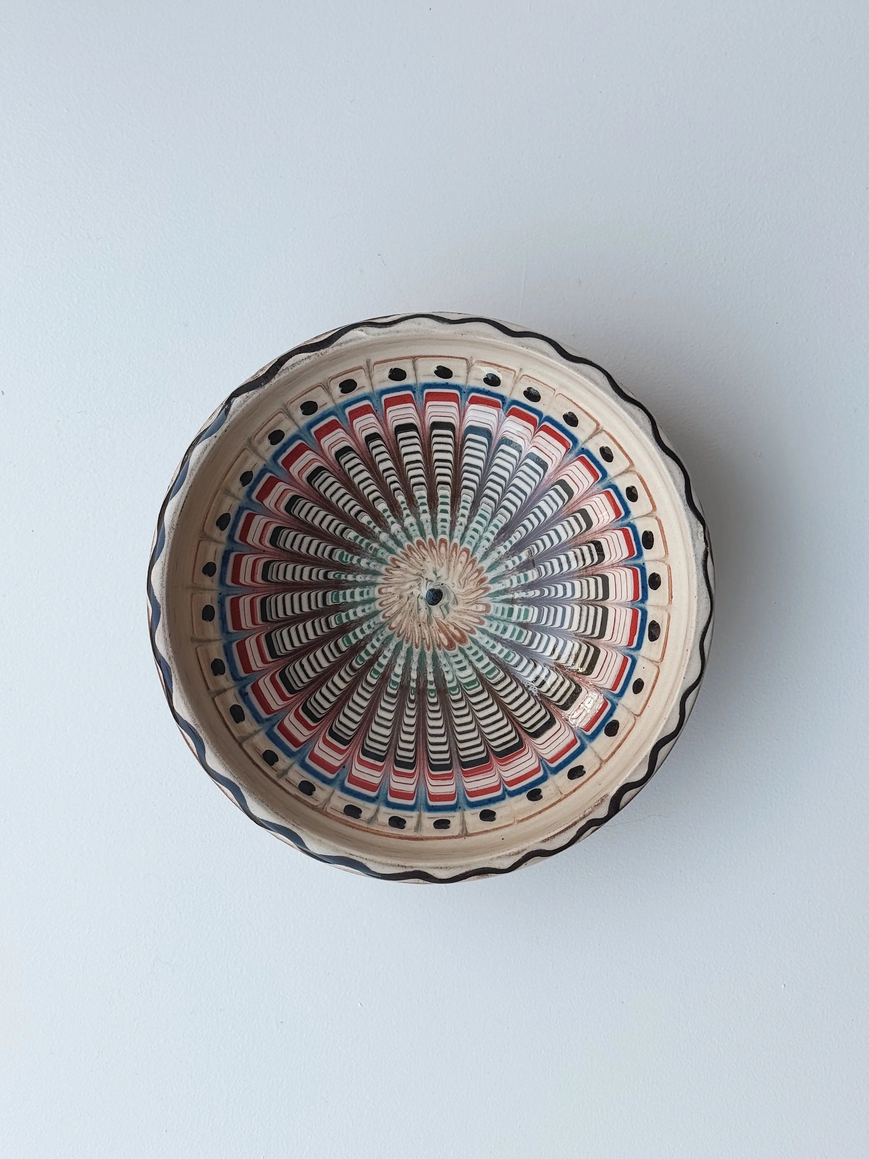 Håndlavet Horezu Skål | No. 12 | Ø 17 cm Studio Hafnia