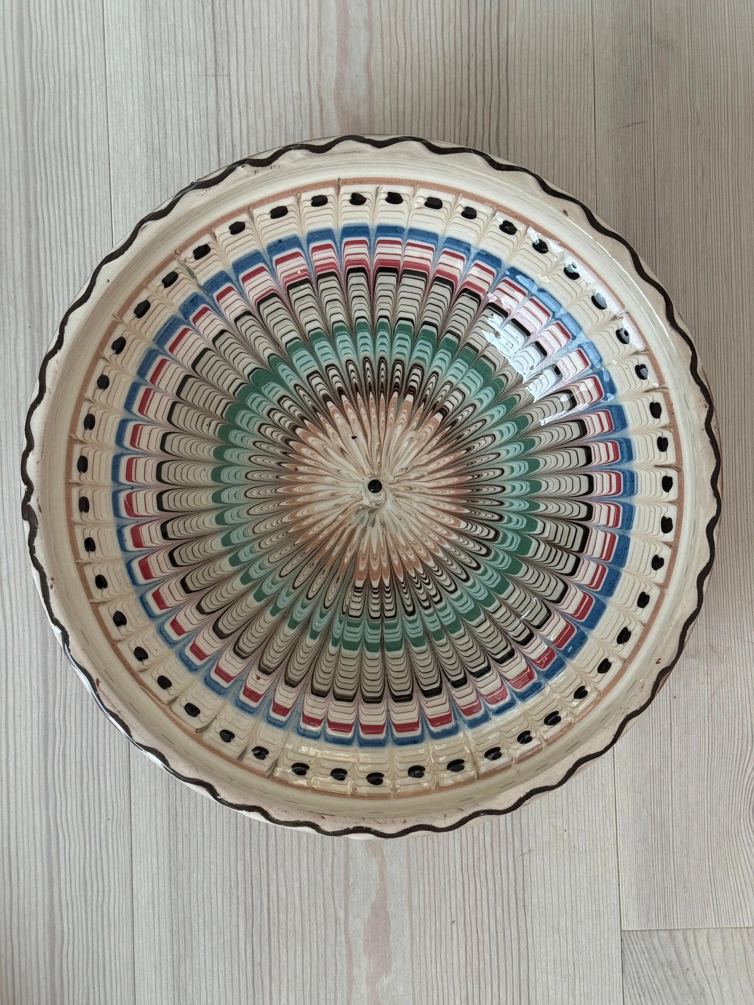 Håndlavet Horezu Skål | No. 12 | Ø 25 cm Studio Hafnia