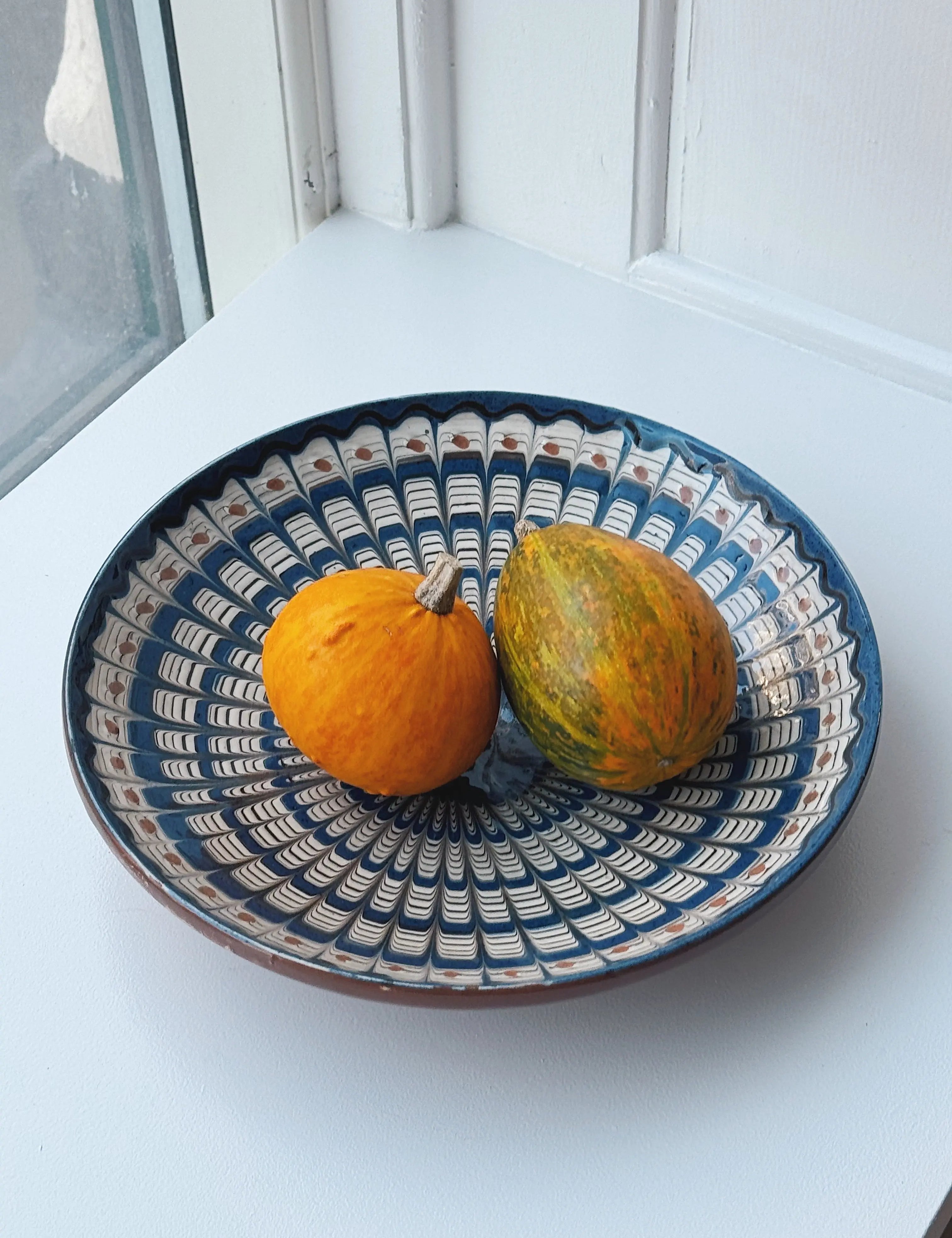 Håndlavet Horezu Tallerken | No. 25 | Flere Størrelser Studio Hafnia