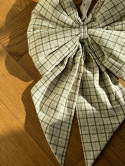 Håndlavet Jule Sløjfe med Ophæng – 20 x 30 cm i Grøn/Hvid Studio Hafnia