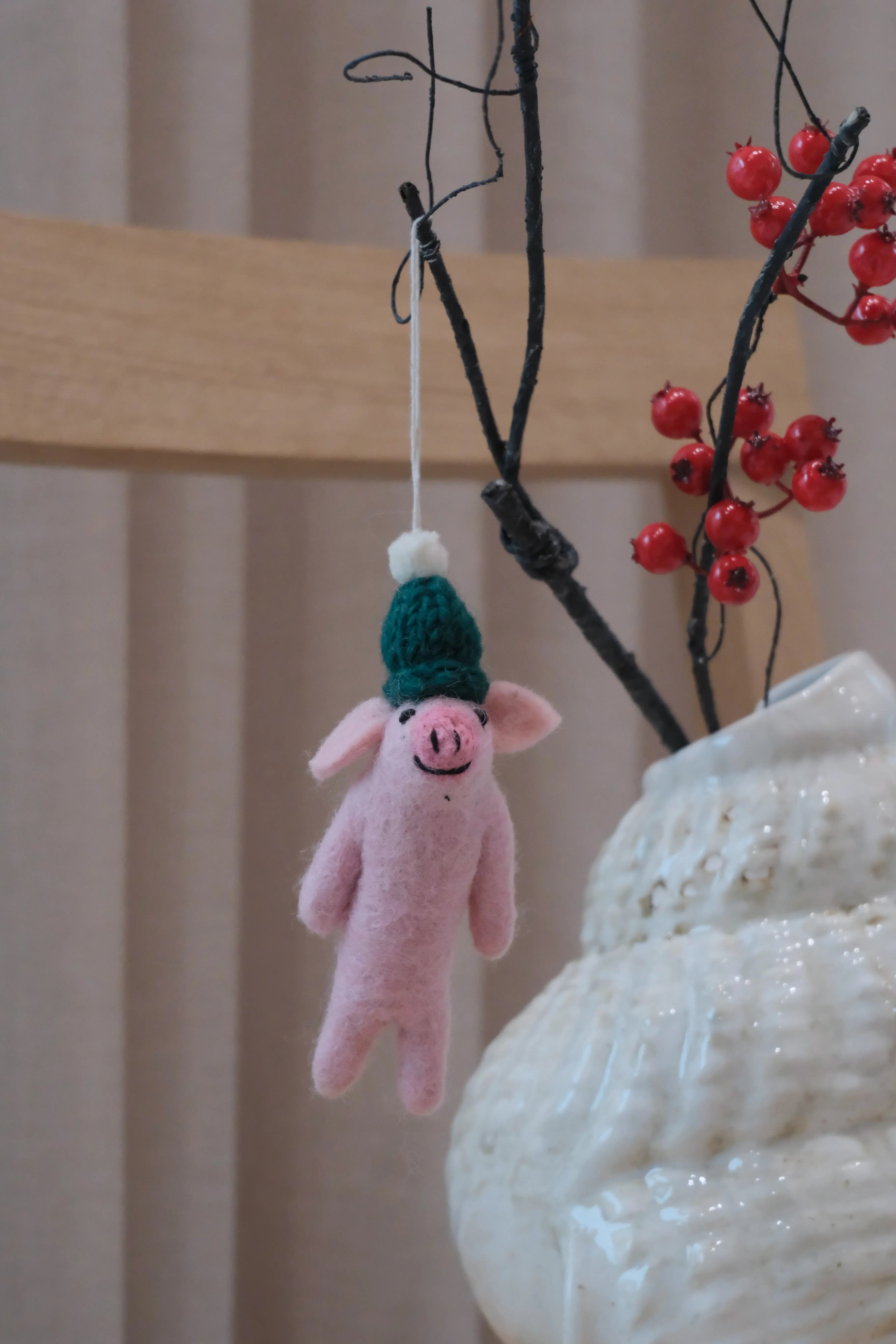 Handlavet-Ornament-i-Filt-_-Gris-med-Gron-Hue-_-12-cm-World-of-Craft-1378625053.jpg