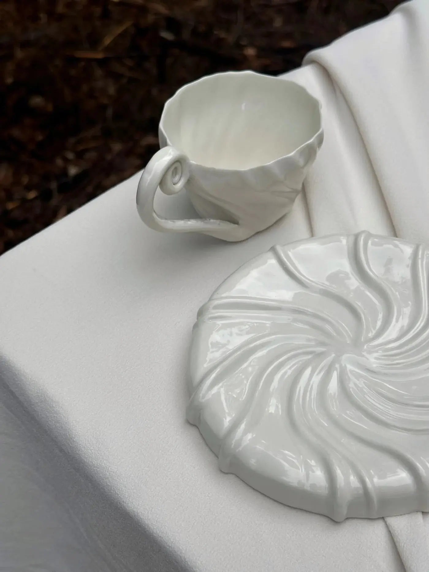 Håndlavet Tidevandskop Med Hank | Atelier Marée | Hvidt Porcelæn Atelier Marée