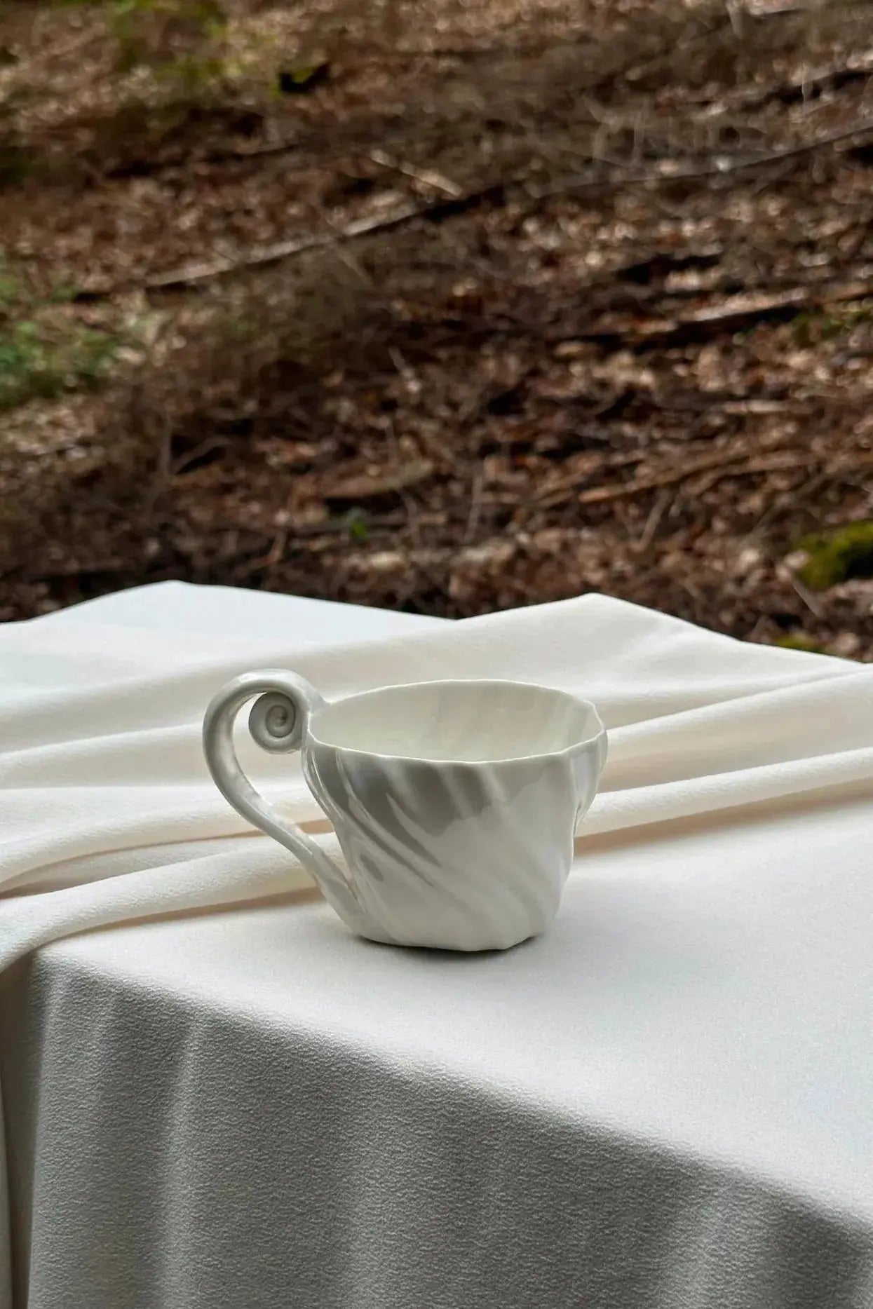 Håndlavet Tidevandskop Med Hank | Atelier Marée | Hvidt Porcelæn Atelier Marée