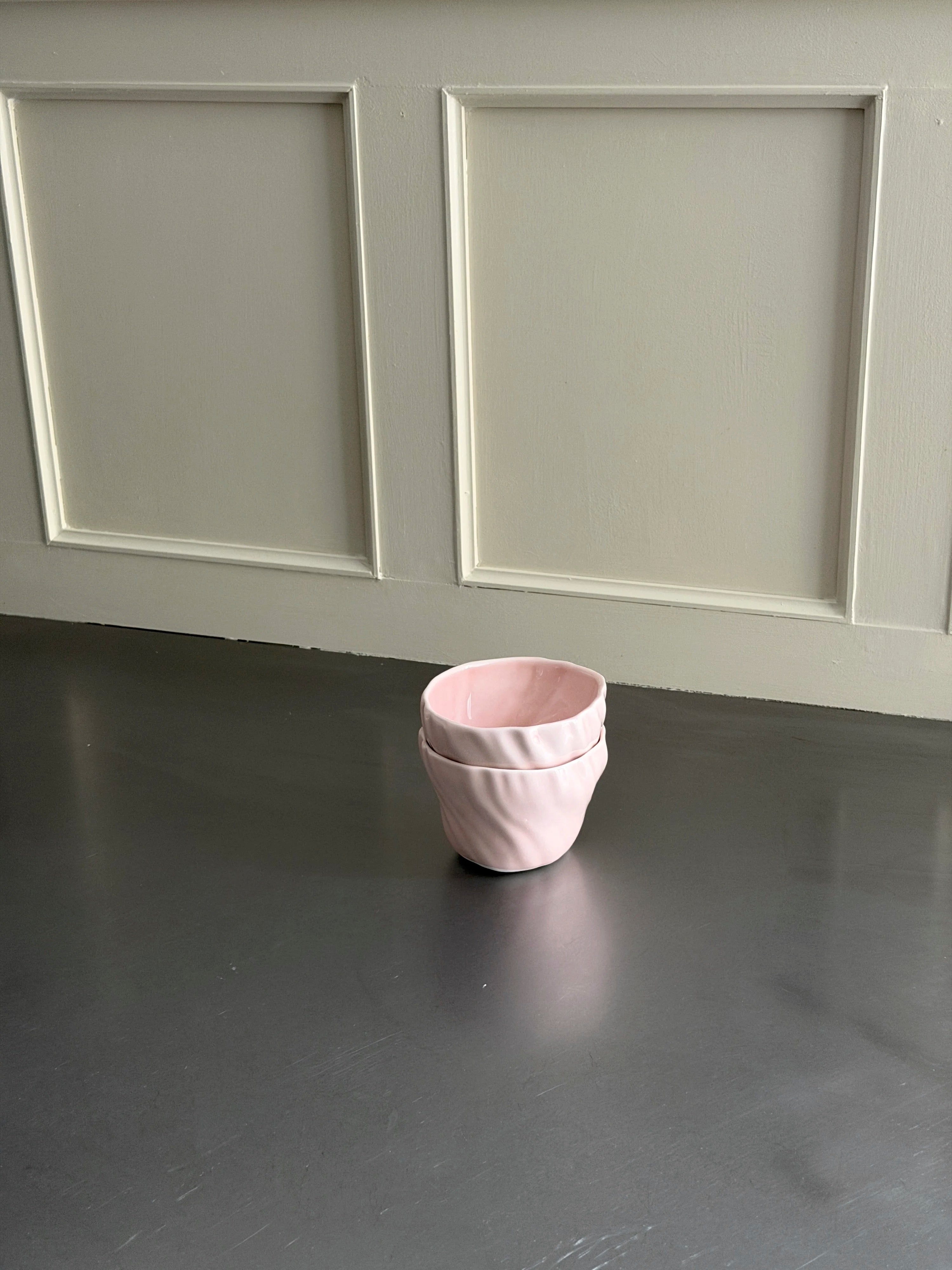 Handmade Tidal Cup Without Handle | Atelier Marée | Pink Porcelain