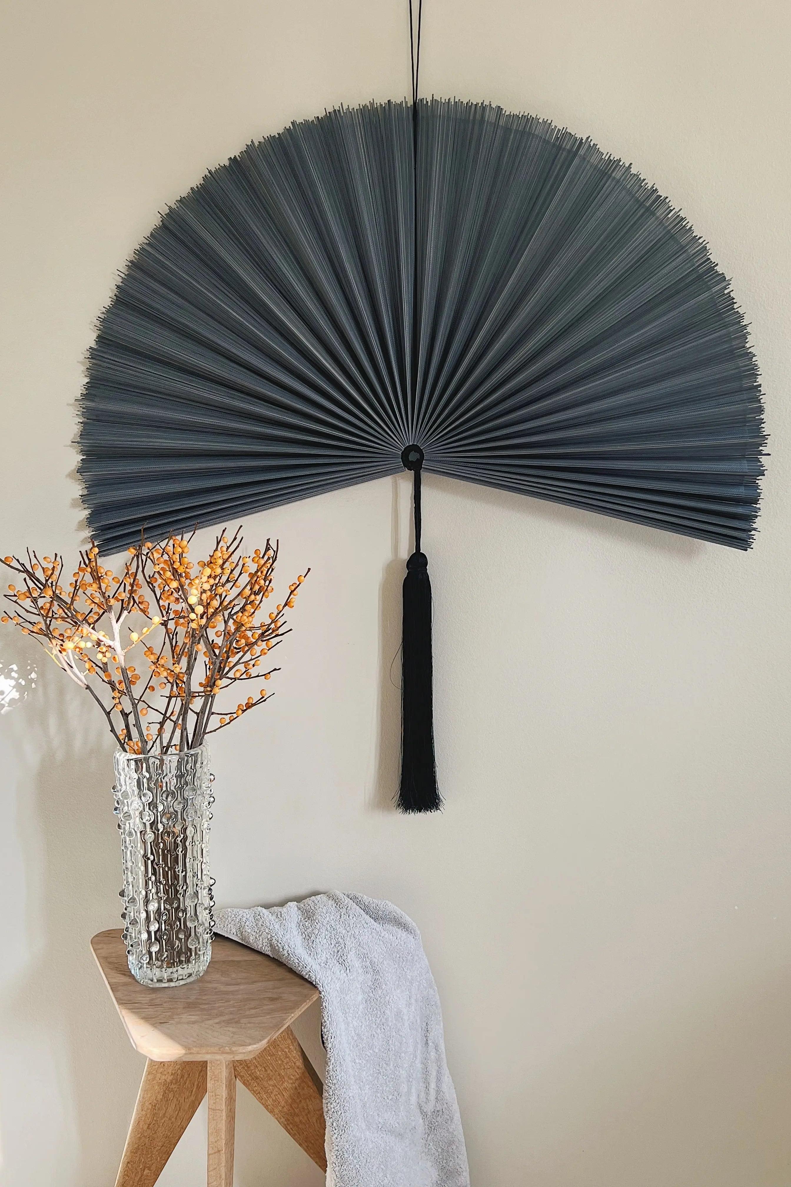 Håndlavet bambusvifte fra Vietnam | Grå - 2 størrelser Studio Hafnia