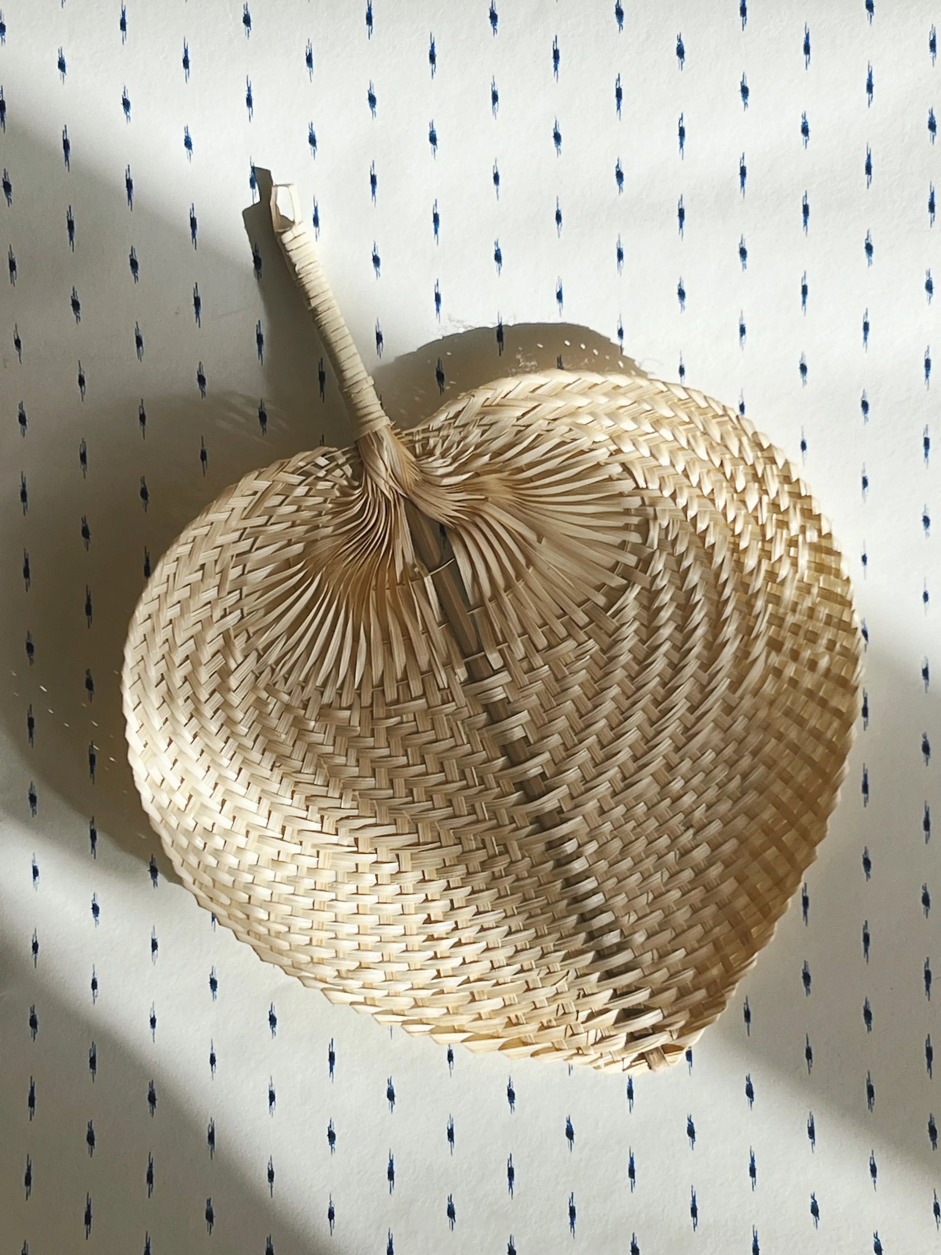 Håndlavet bambusvifte fra Vietnam | Natur Studio Hafnia