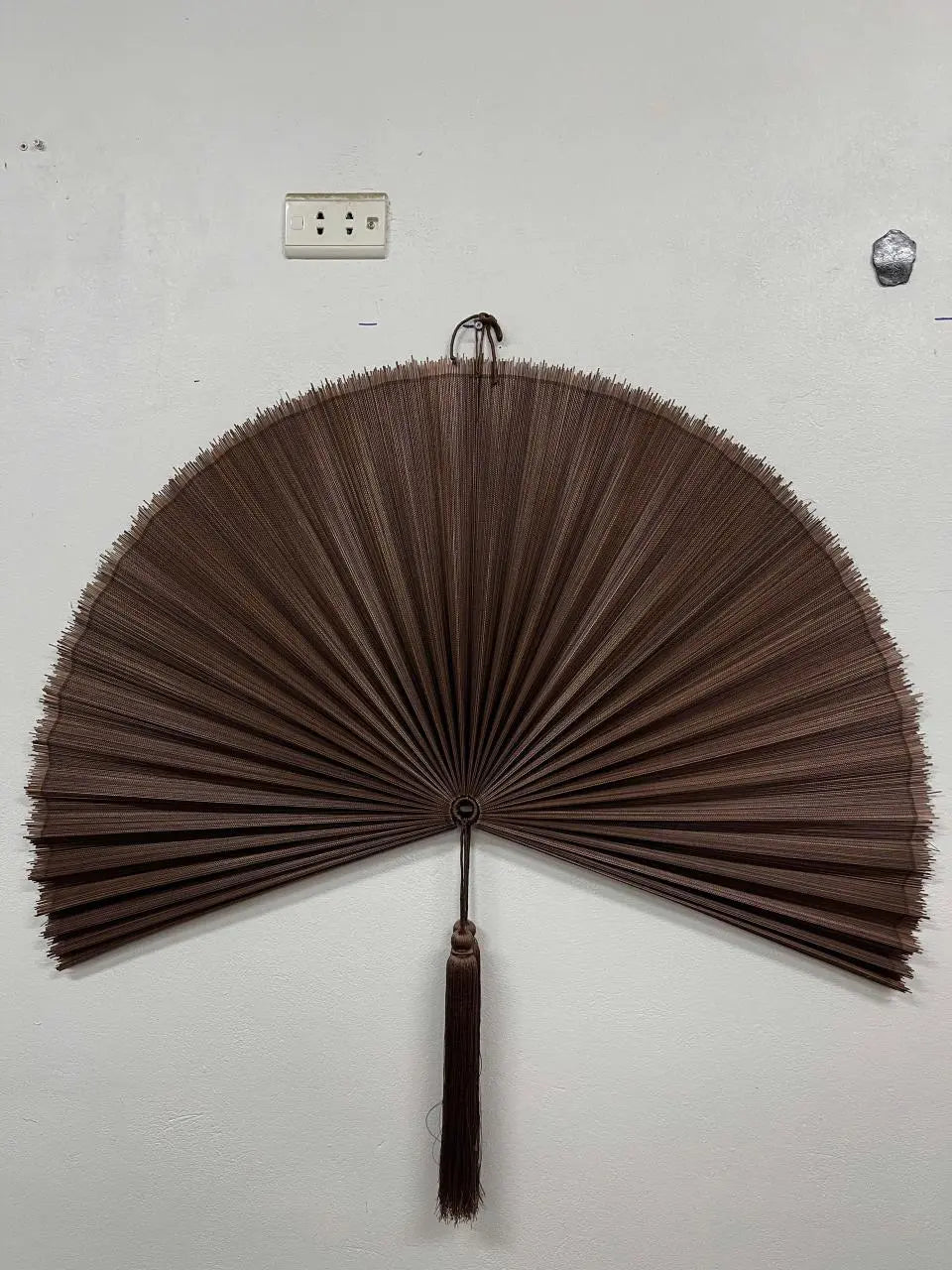 Håndlavet bambusvifte fra Vietnam | Mørkebrun - 3 størrelser Studio Hafnia