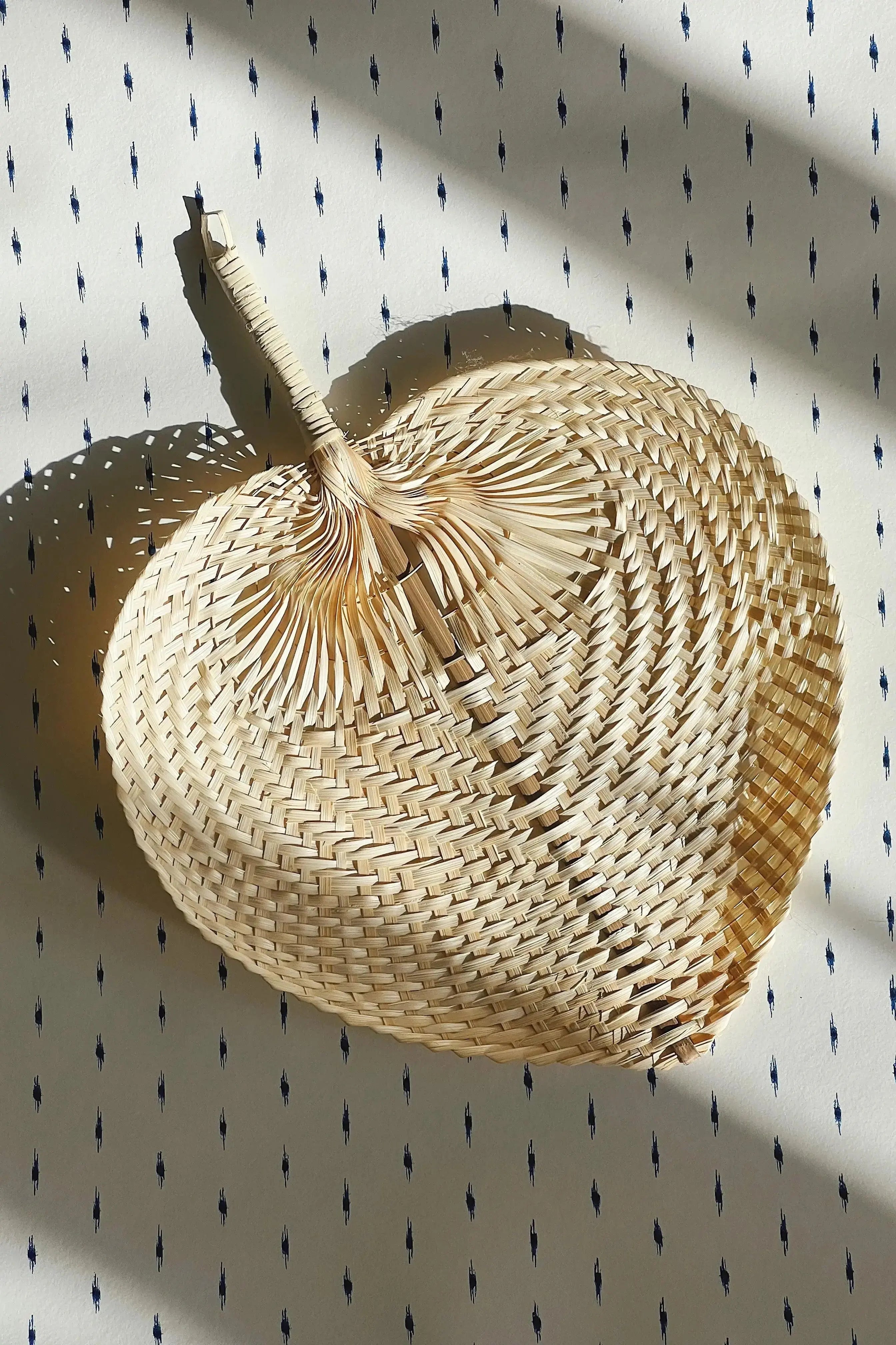 Håndlavet bambusvifte fra Vietnam | Natur Studio Hafnia