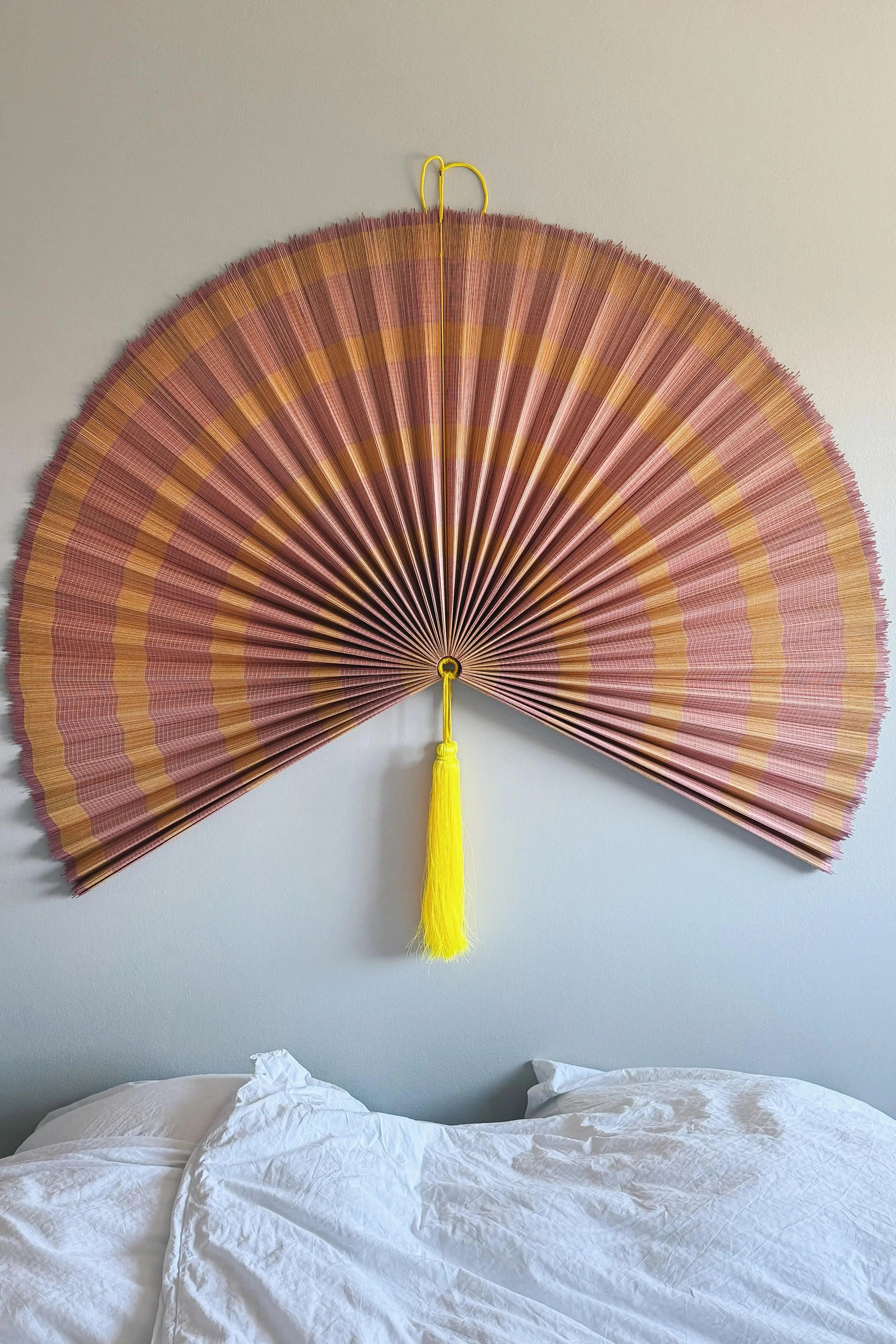 Håndlavet bambusvifte fra Vietnam | Rosa og gul - 3 størrelser Studio Hafnia