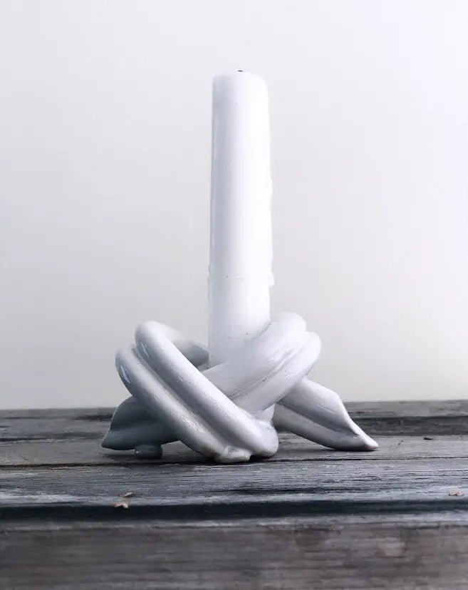 Håndlavet lysestage "Dobbelt Knut" i keramik fra Anna Wadle | Hvid Anna Wadle