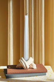 Håndlavet lysestage "Dobbelt Knut" i keramik fra Anna Wadle | Mat hvid Anna Wadle