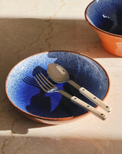 Håndlavet terracotta fad med blå og hvid splash/spray | Stor Casa Cubista