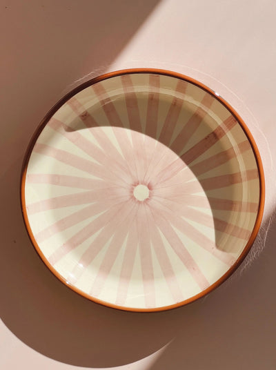 Håndlavet terracotta fad med lyserøde og hvide striber | Stor Casa Cubista