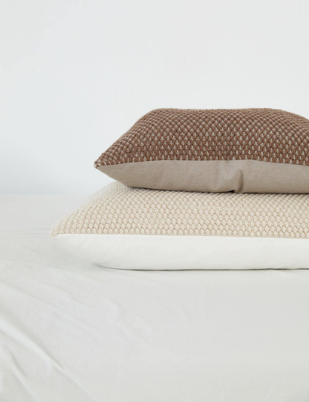 Aiayu - Heather Classic pude 40x60 cm - Albicant- Lama Wool Aiayu