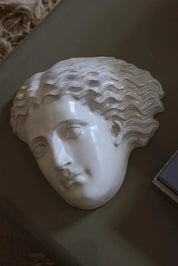 Hera Maske i AntiqueWhite Stentøj Laoru Laoru