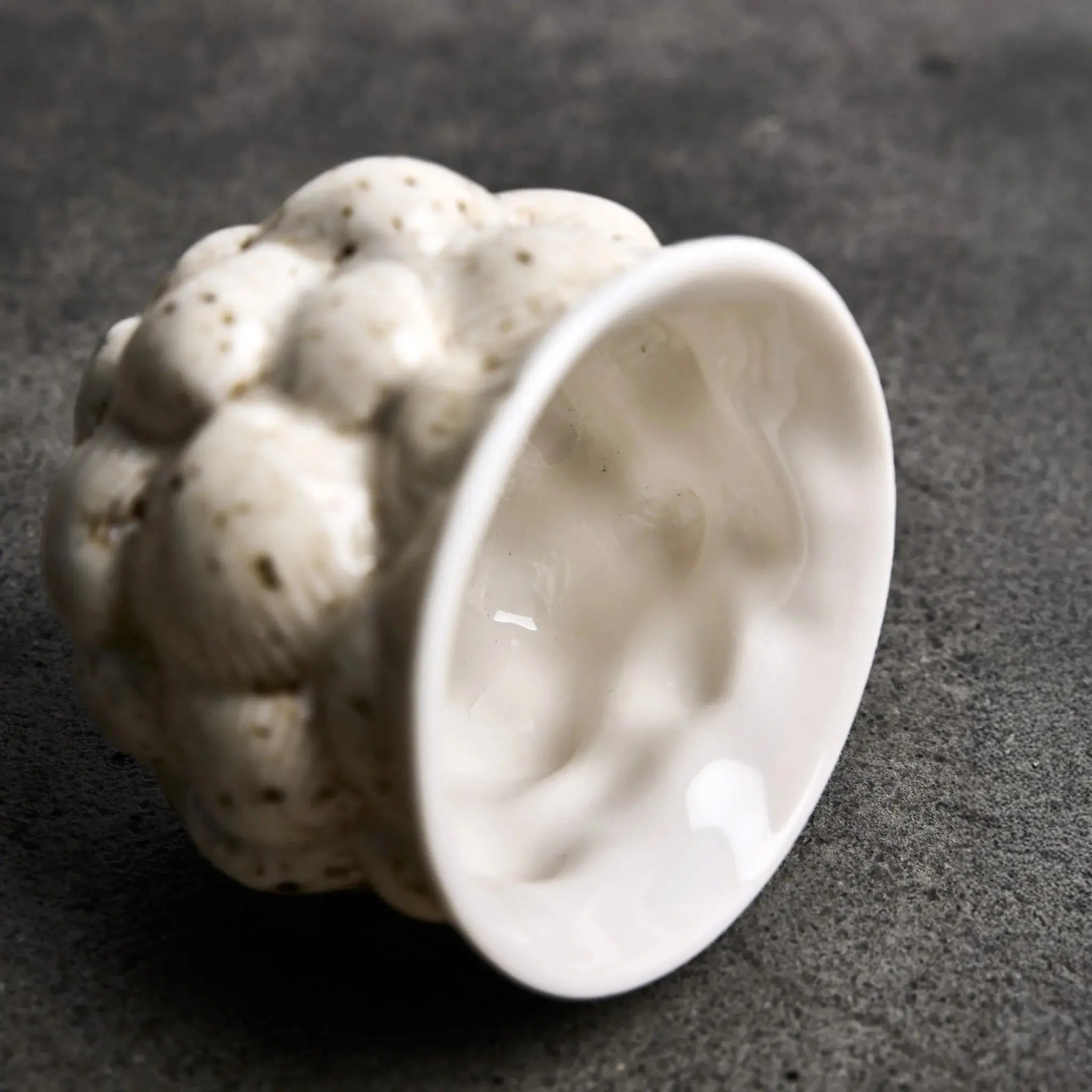 Hjertemusling Kop fra Christina Iversen Studio – Håndlavet Porcelæn Christina Iversen Studio