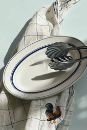 Hvidt serveringsfad med blå striber i keramik fra Japan | 29 cm Studio Hafnia