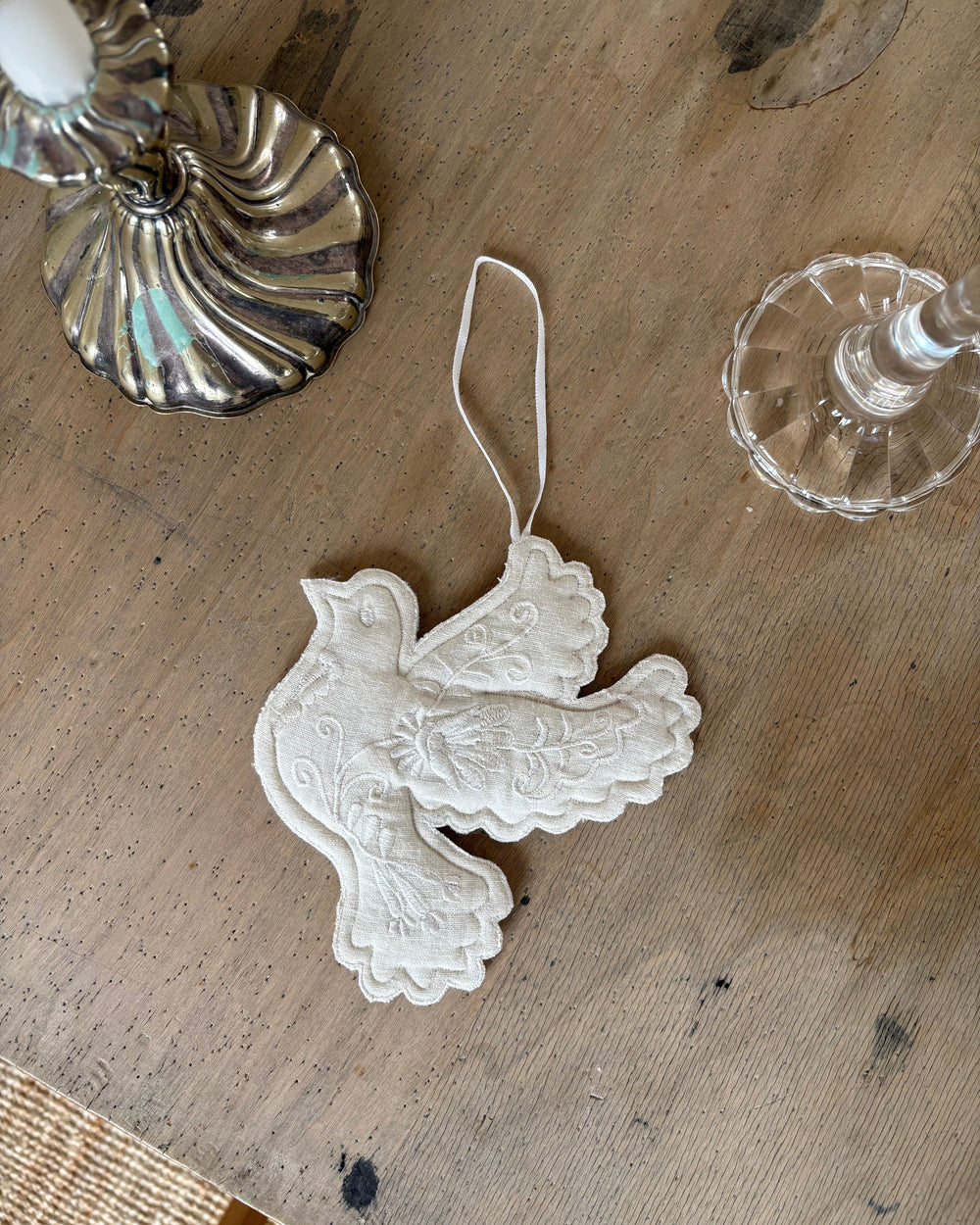 Broderet Due med Ophæng | 8 cm Anne-Mi