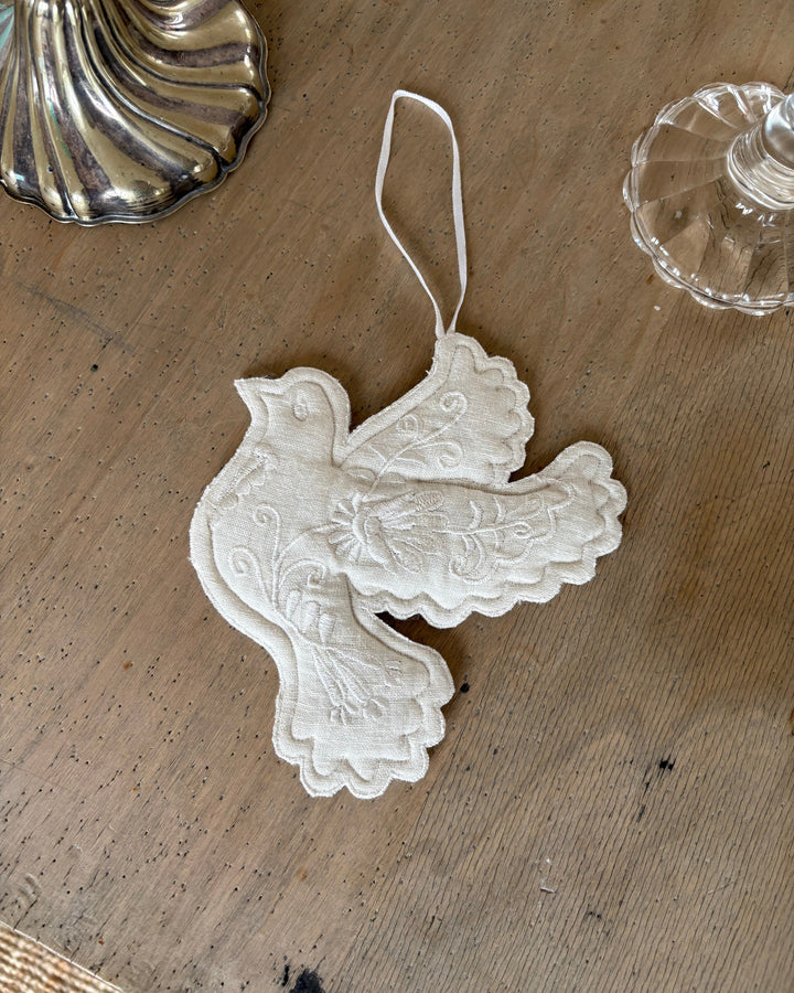 Broderet Due med Ophæng | 8 cm Anne-Mi