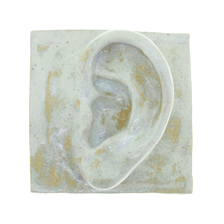 Jacob Laoru | Square Ear (Right): Firkantet øre i glaseret stentøjsler i AntiqueWhite til væggen Studio Hafnia