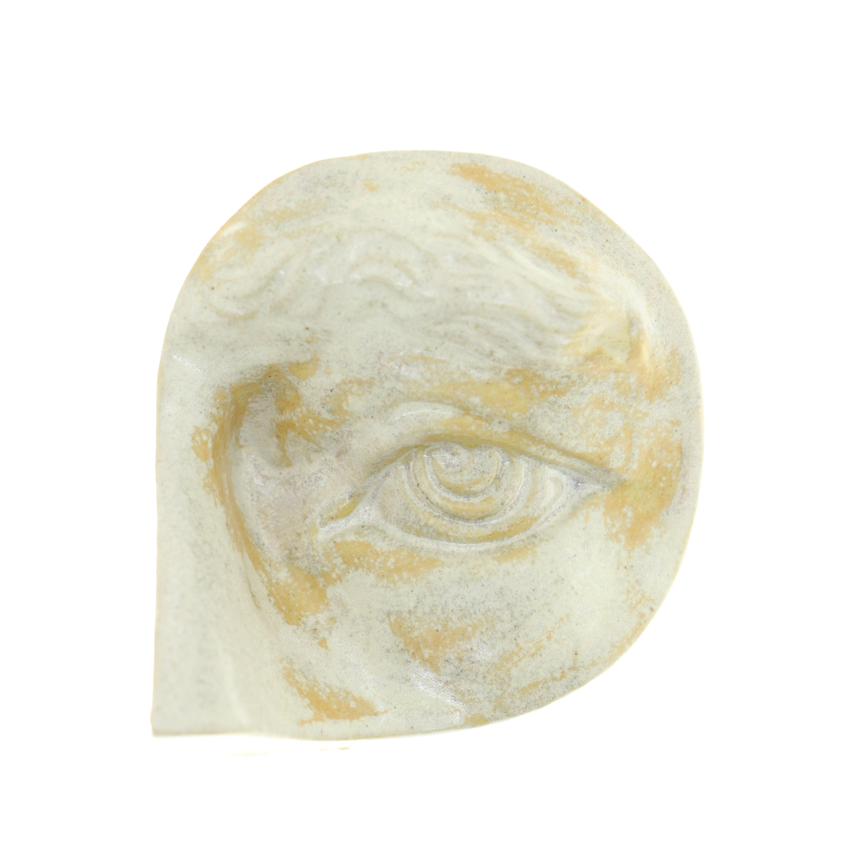 Jacob Laoru | Rounded Eye (Left): Rundt øje i glaseret stentøjsler i AntiqueWhite til væggen Studio Hafnia