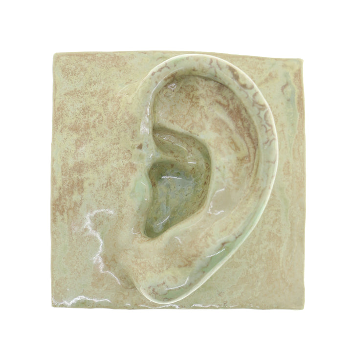 Jacob Laoru | Square Ear (Left): Firkantet øre i glaseret stentøjsler i CrystalGreen til væggen Studio Hafnia
