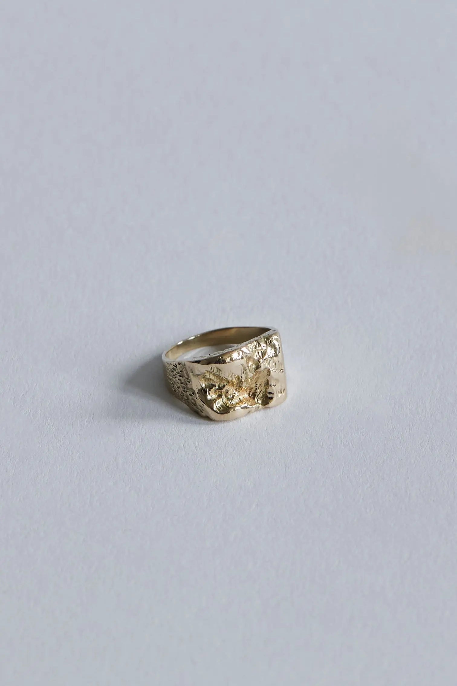 Inger Ring i massiv 14K Guld af Christina Iversen Studio Christina Iversen Studio