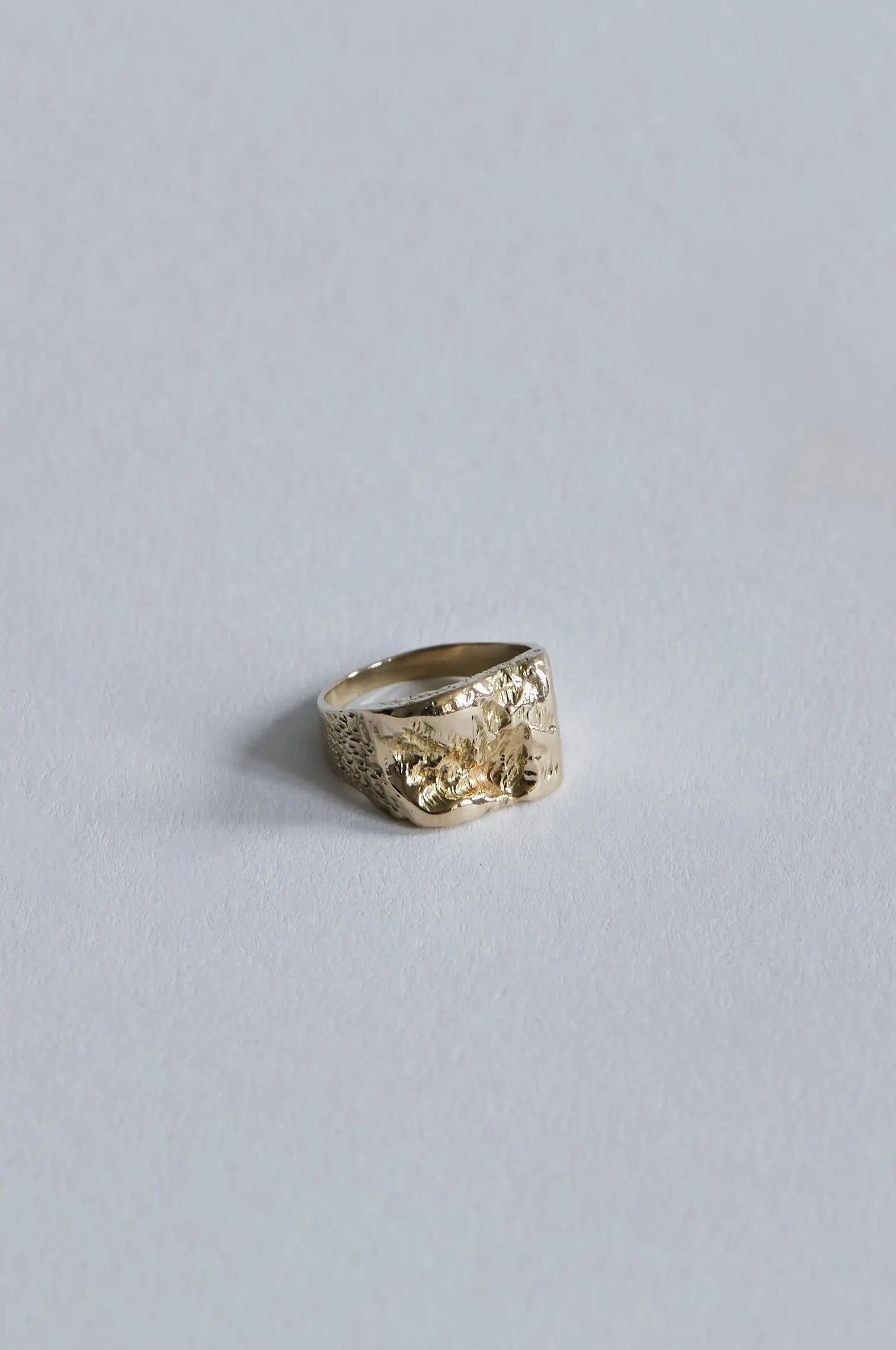 Inger Ring i massiv 14K Guld af Christina Iversen Studio Christina Iversen Studio