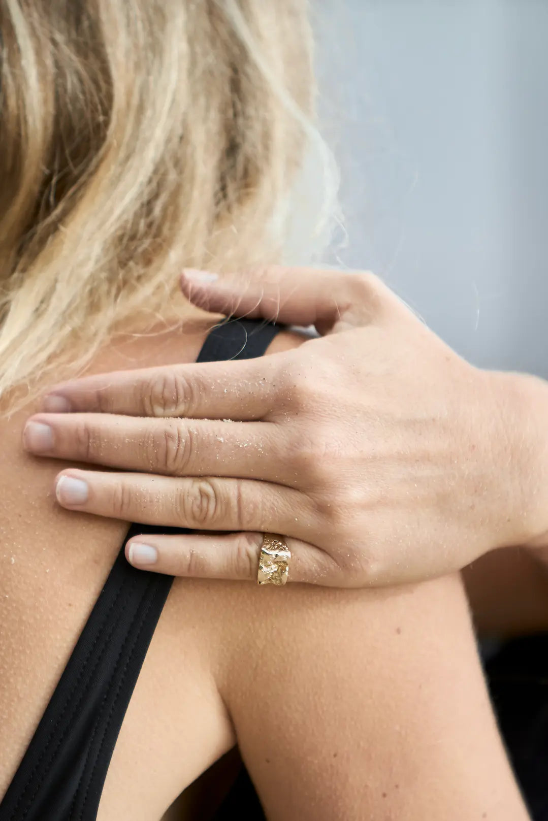 Inger Ring i massiv 14K Guld af Christina Iversen Studio Christina Iversen Studio