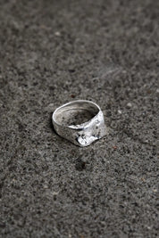 Inger Ring i massiv 925 Sterlingsølv af Christina Iversen Studio Christina Iversen Studio