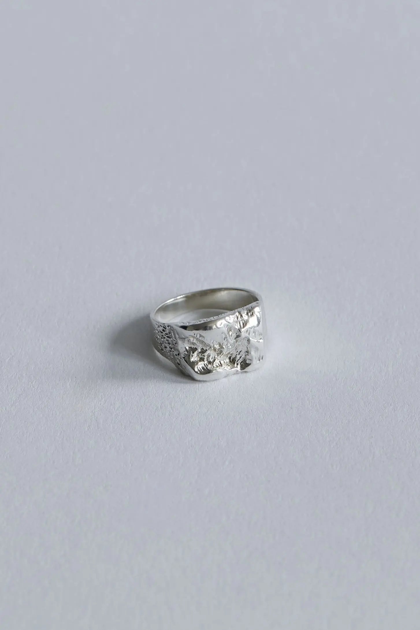 Inger Ring i massiv 925 Sterlingsølv af Christina Iversen Studio Christina Iversen Studio