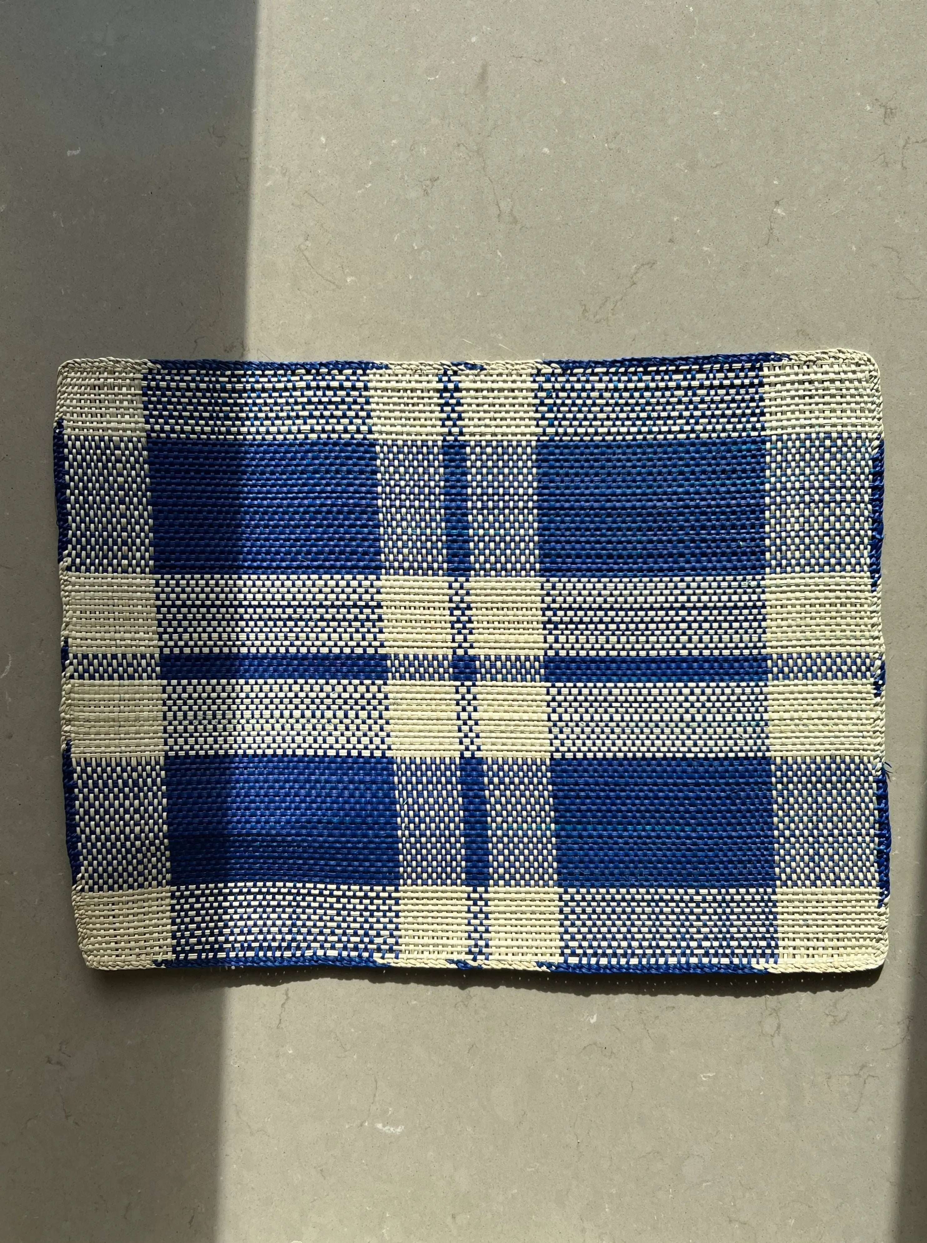 Iraca Dækkeserviet i strå | Blå/natur Studio Hafnia