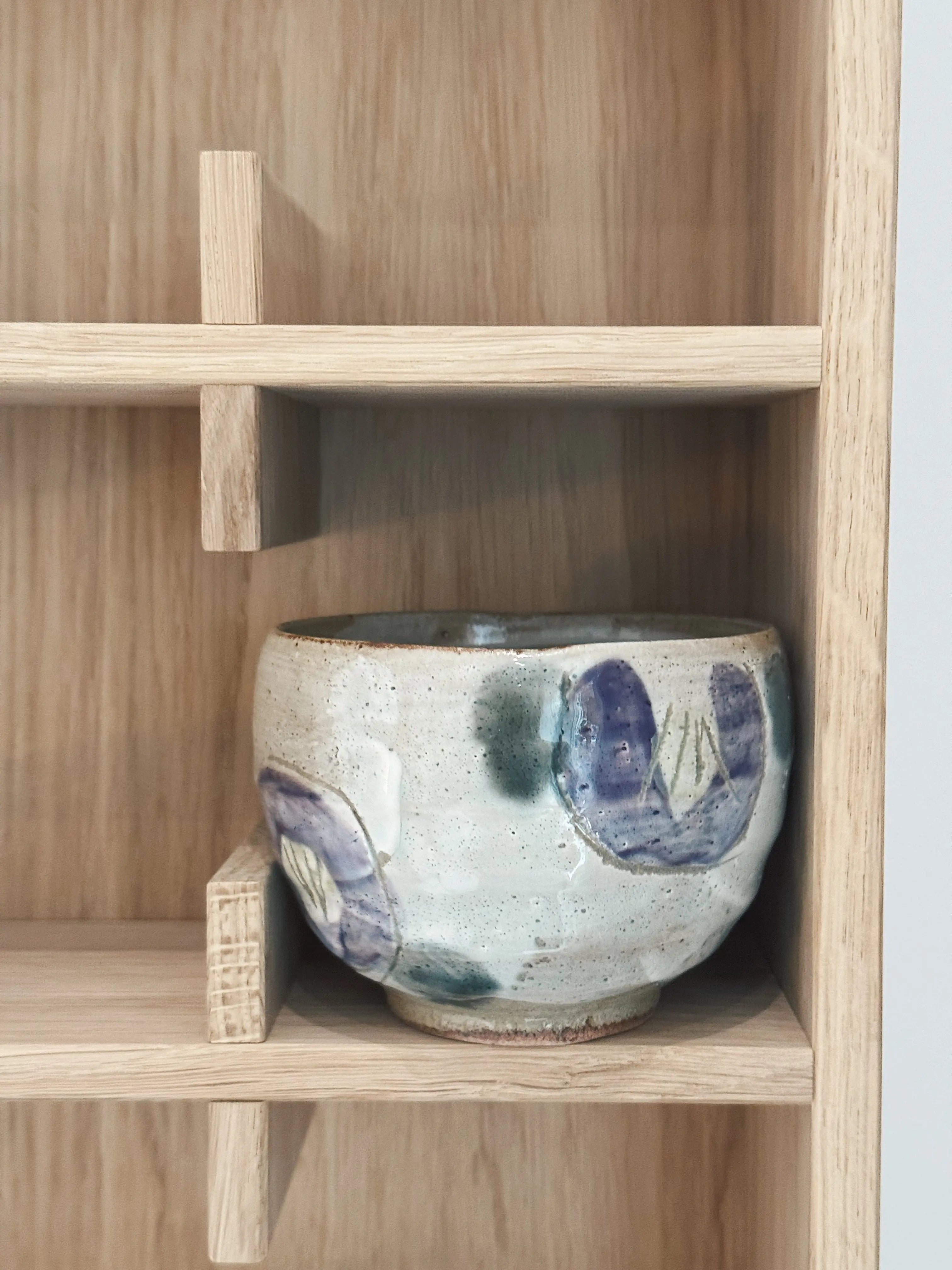 Japansk Keramikkop med Lilla Blomster | Ø 10 cm Studio Hafnia