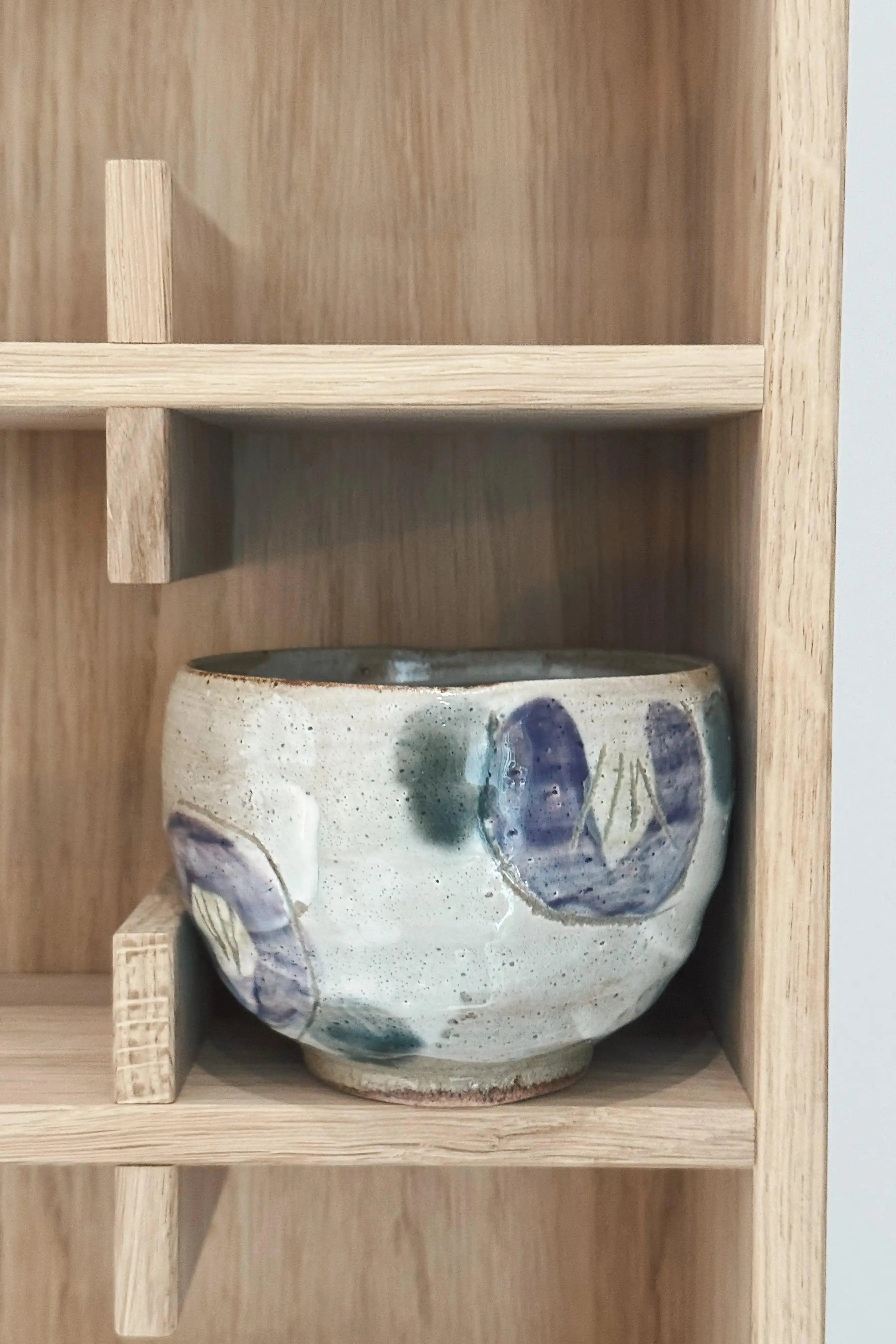 Japansk Keramikkop med Lilla Blomster | Ø 10 cm Studio Hafnia